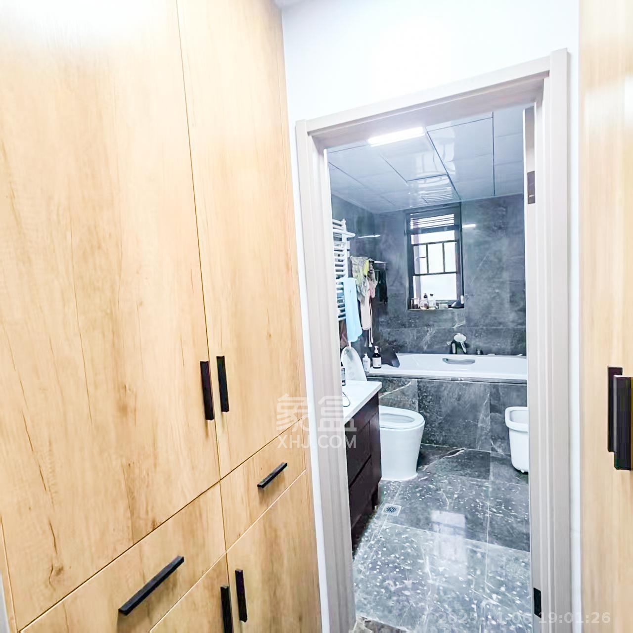 咸嘉新村嘉华苑 5室2厅2卫 187.0万 咸嘉新村嘉华苑 5室2厅2卫 187.0万卫生间