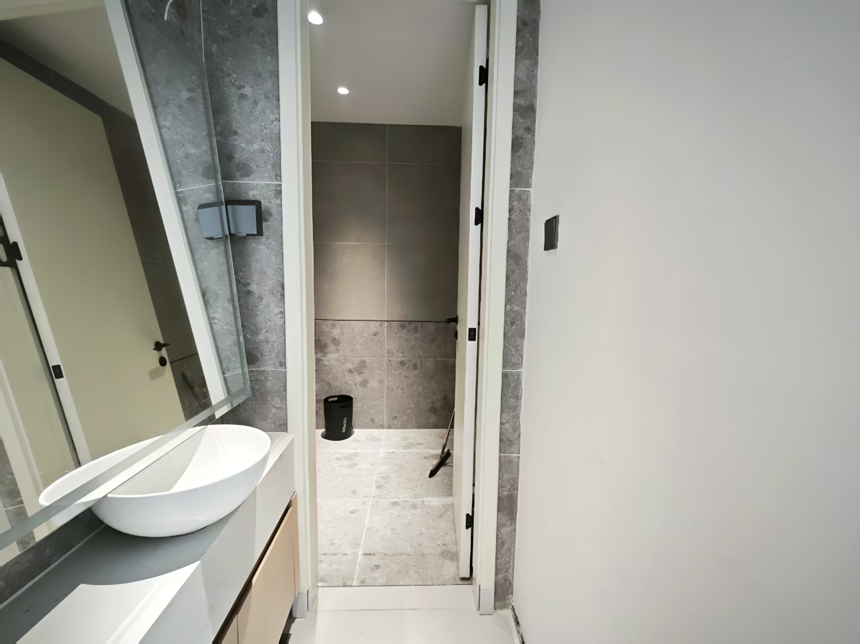 海航豪庭南苑 2室2厅2卫 4000.0元/月 海航豪庭南苑 2室2厅2卫 4000.0元/月室内图