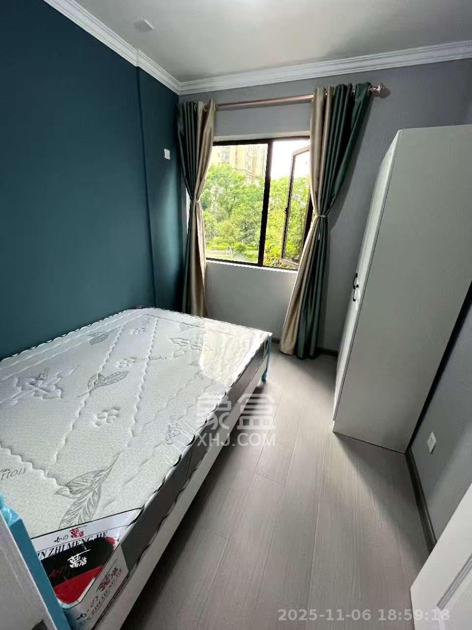 星湖湾二期高层  3室2厅1卫    2000.0元/月室内图