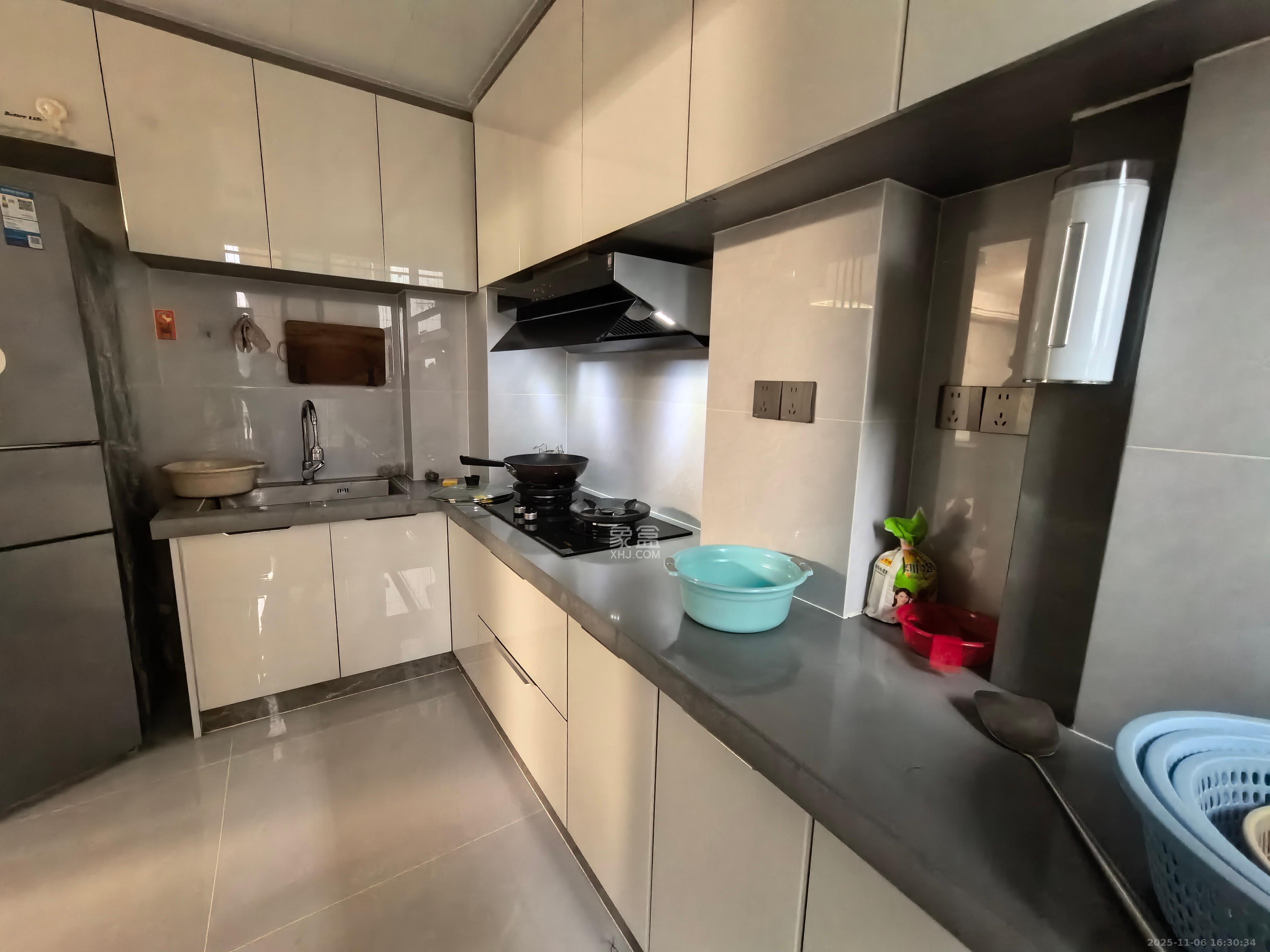 学士翰林苑  2室1厅1卫    1800.0元/月室内图