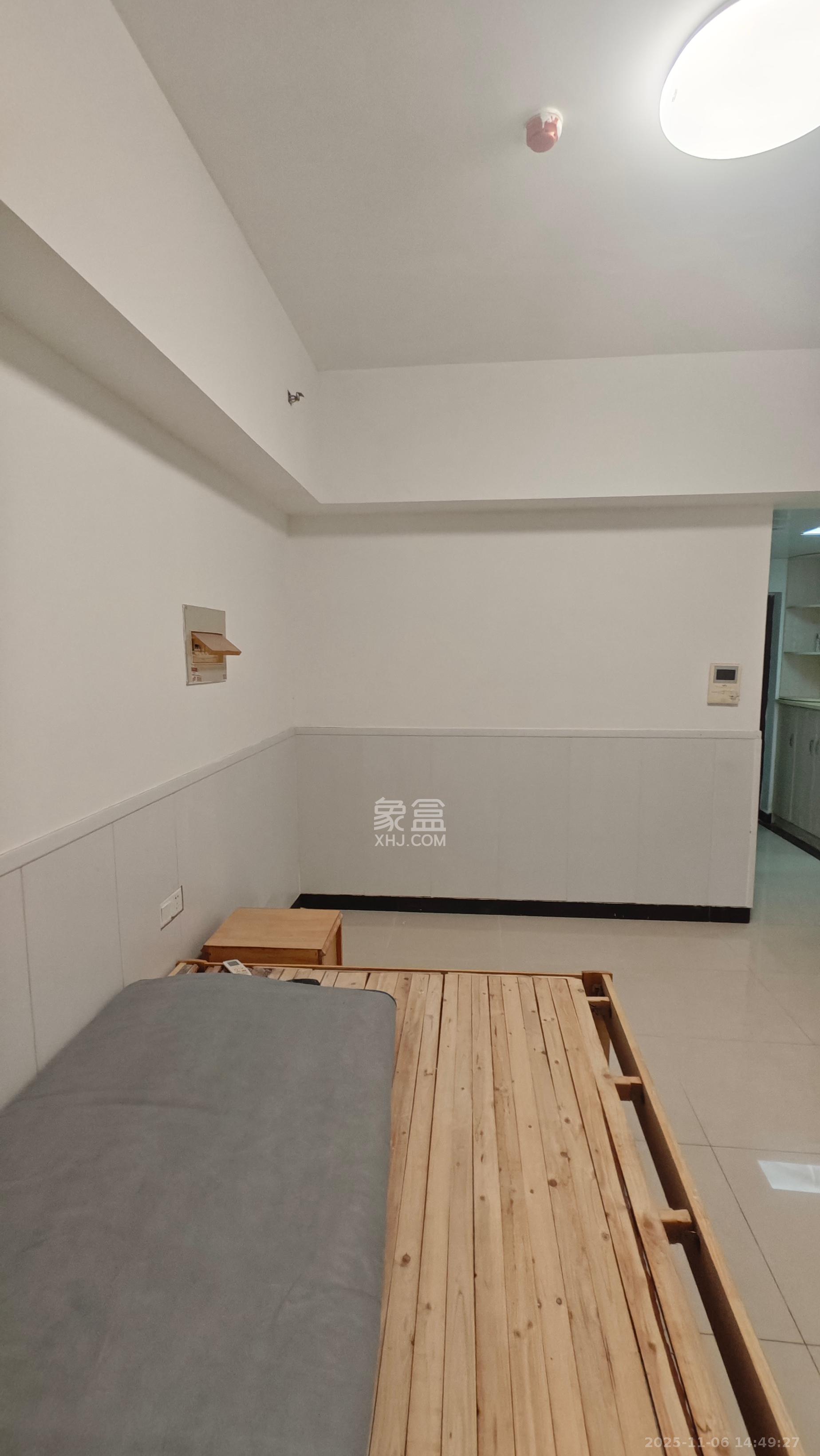 奥克斯广场 1室1厅1卫 1600.0元/月 奥克斯广场 1室1厅1卫 1600.0元/月室内图