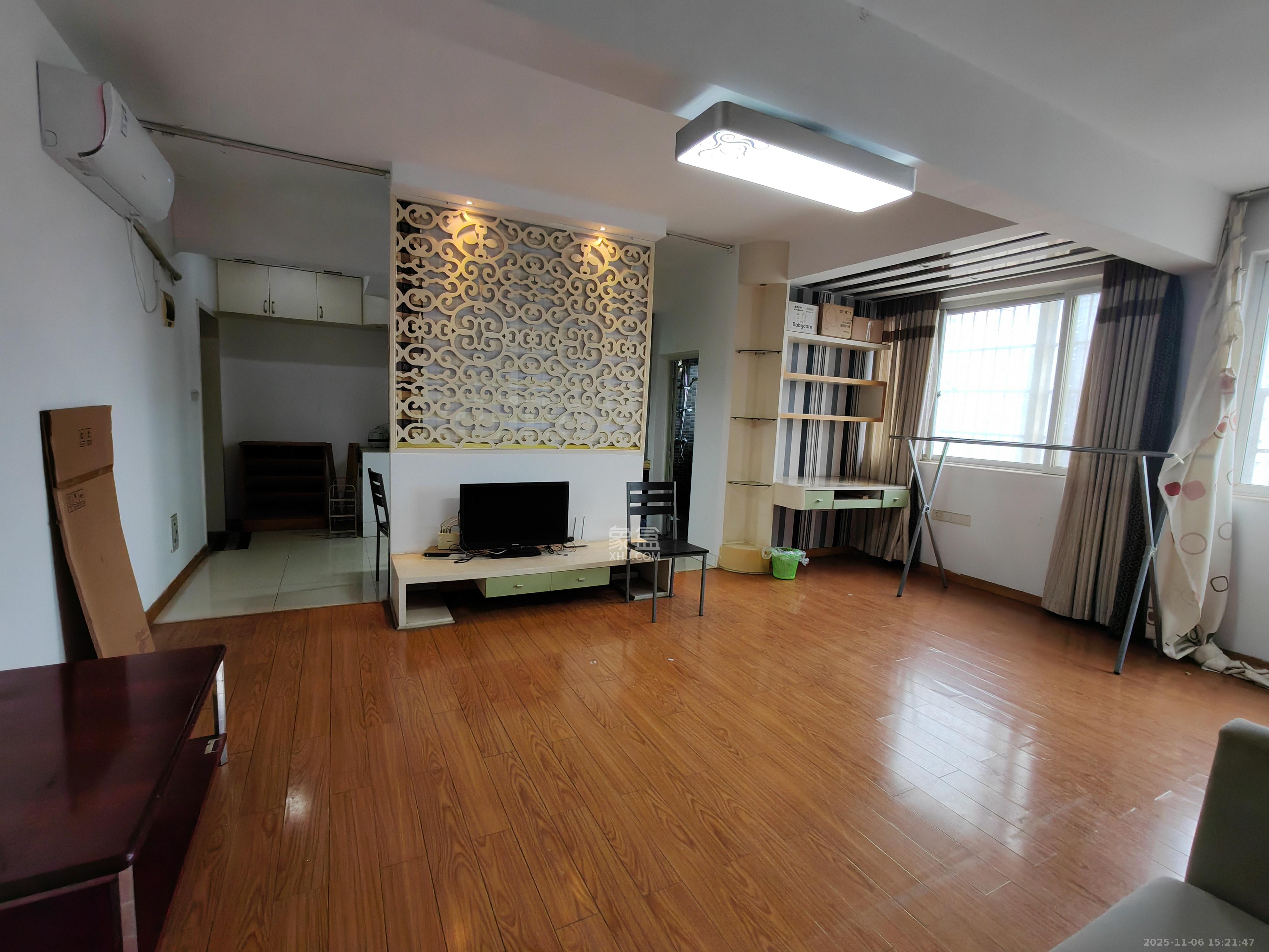 建鸿达现代公寓  2室1厅1卫    2300.0元/月室内图