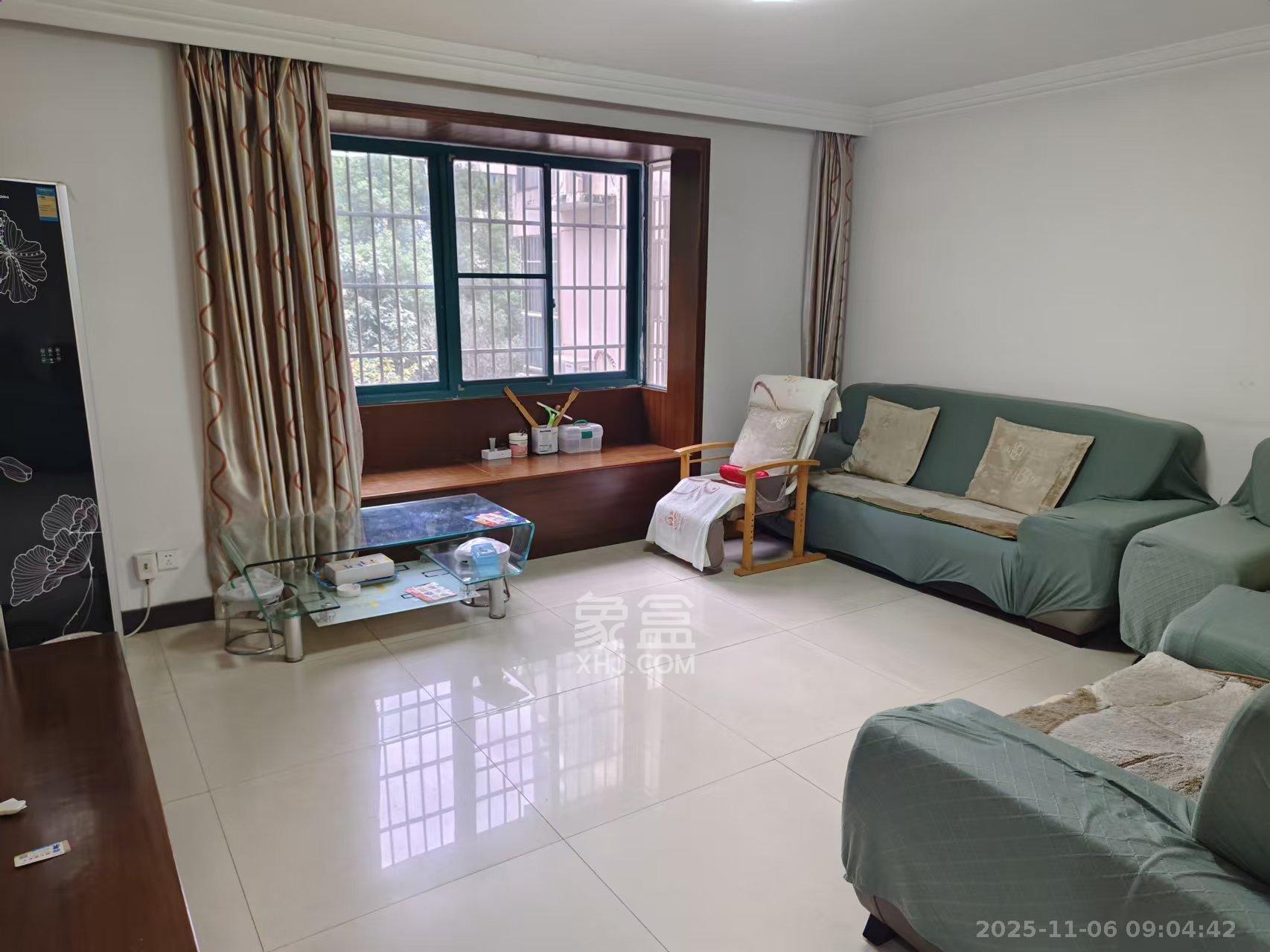 东方新城  2室2厅1卫    2299.0元/月