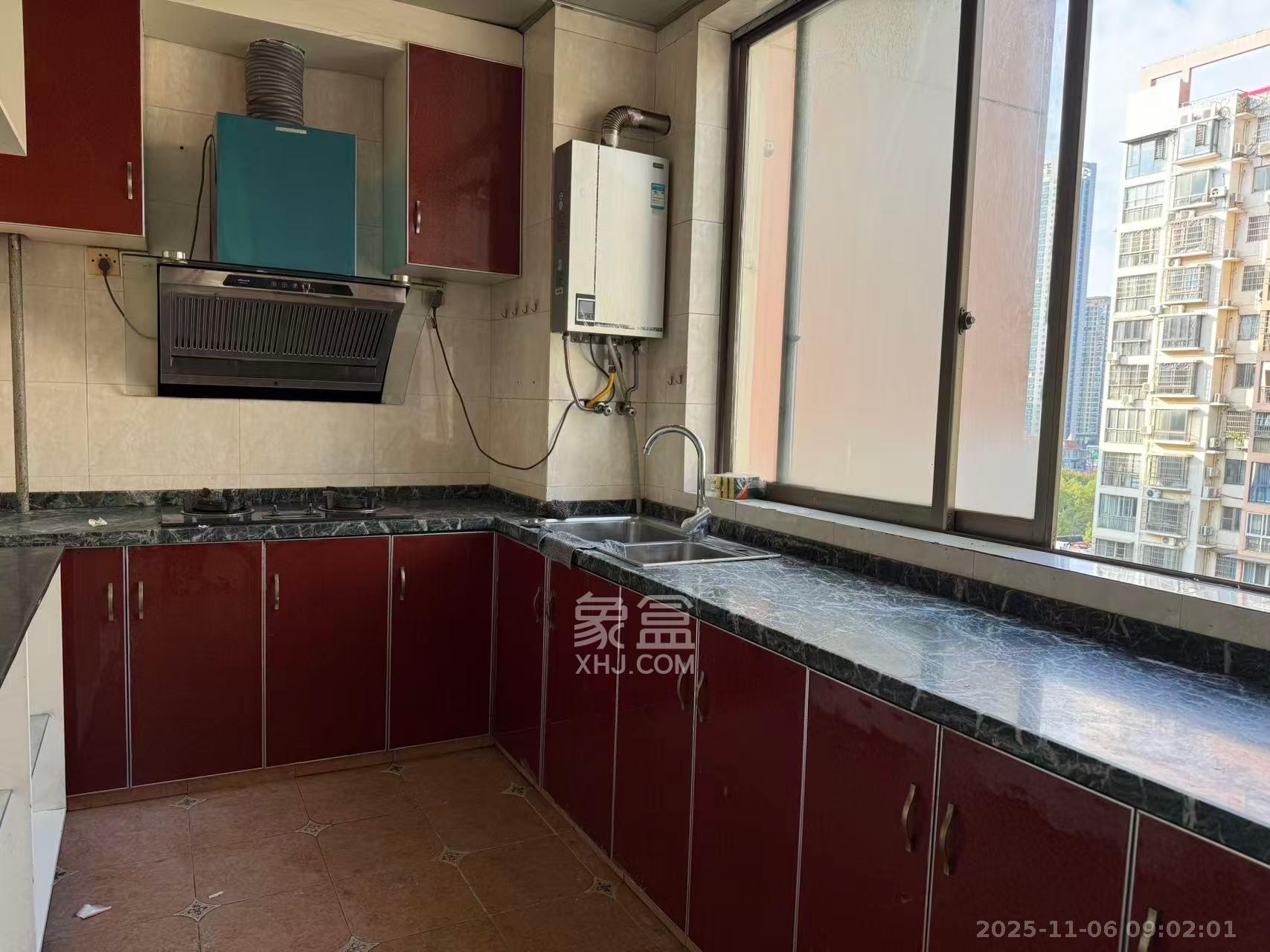 阳光丽景 3室2厅1卫 2200.0元/月 阳光丽景 3室2厅1卫 2200.0元/月室内图