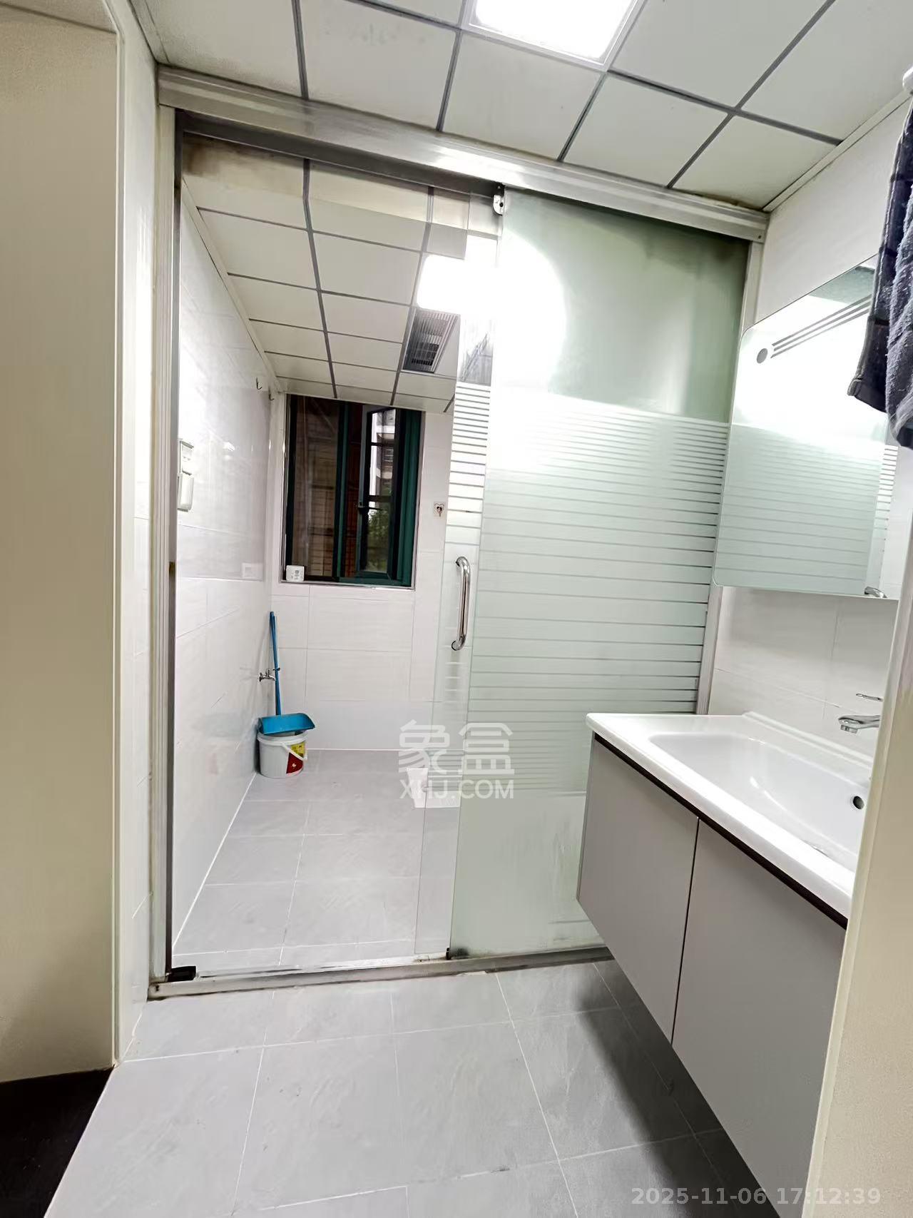 东岸锦城(东方人家)  1室2厅2卫    2200.0元/月室内图