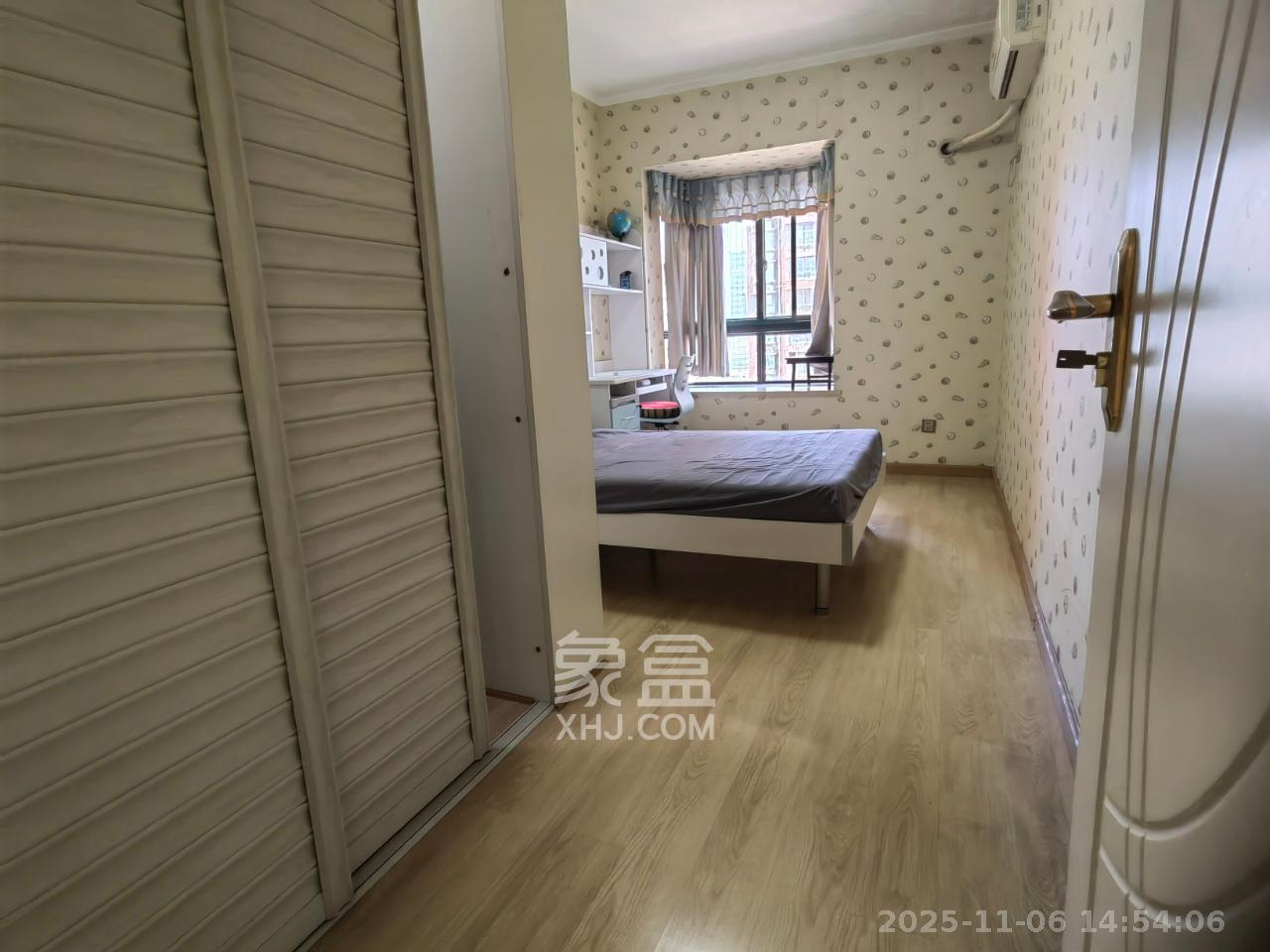 东玺门  4室2厅2卫    4200.0元/月室内图