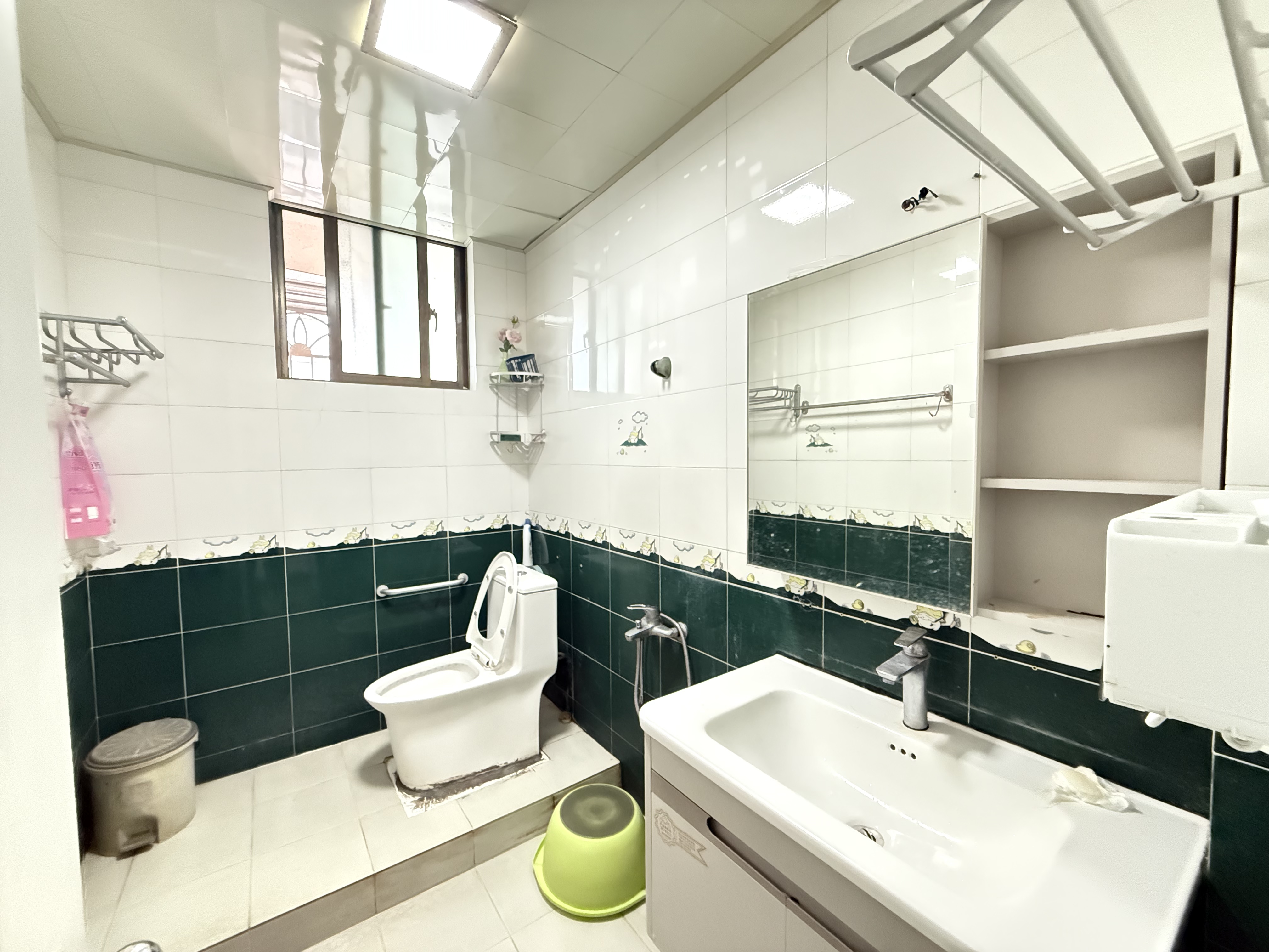 北方万银花园二期 3室2厅2卫 2600.0元/月 北方万银花园二期 3室2厅2卫 2600.0元/月室内图