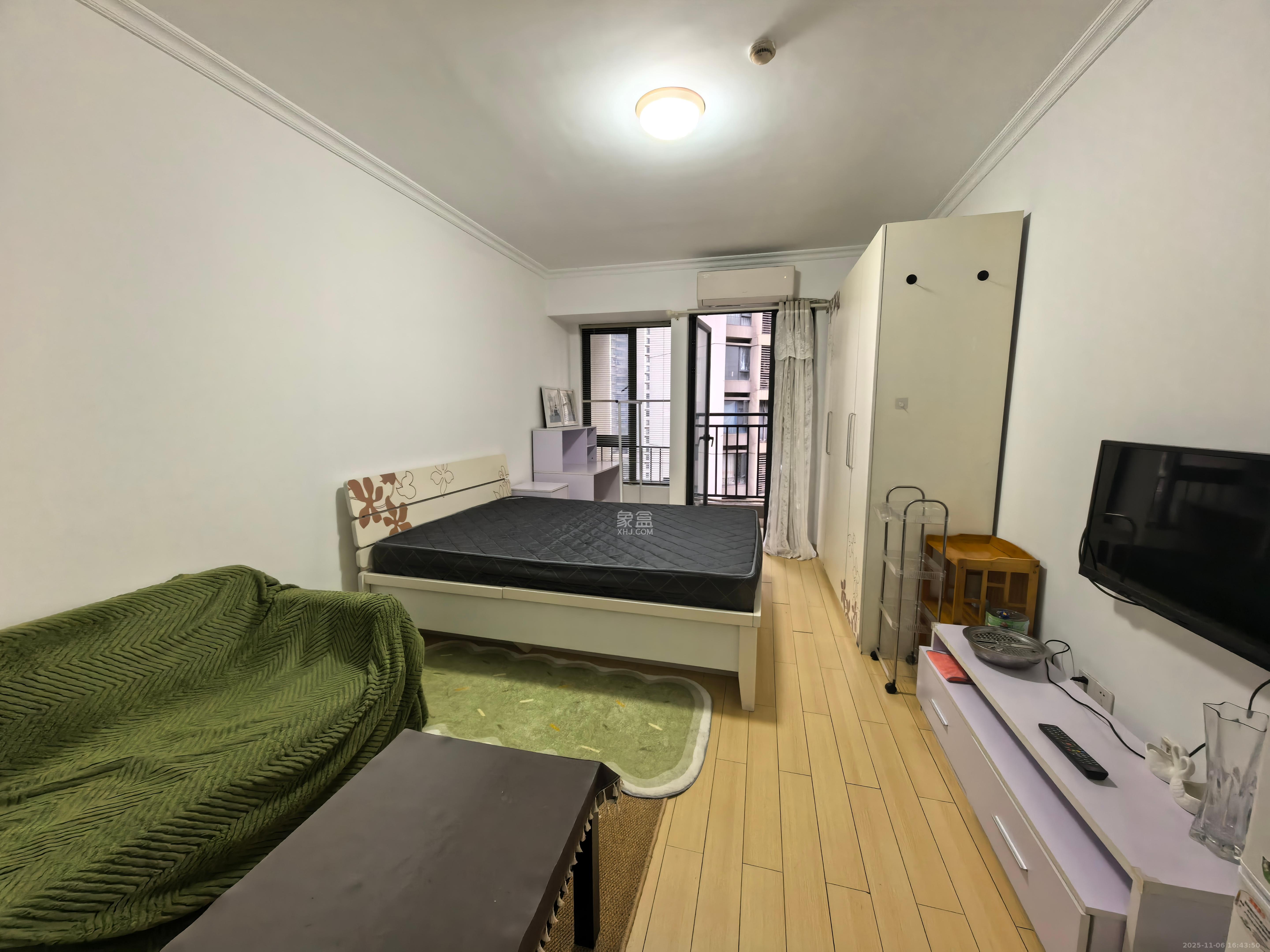 万科城市花园  1室1厅0卫    1100.0元/月室内图1