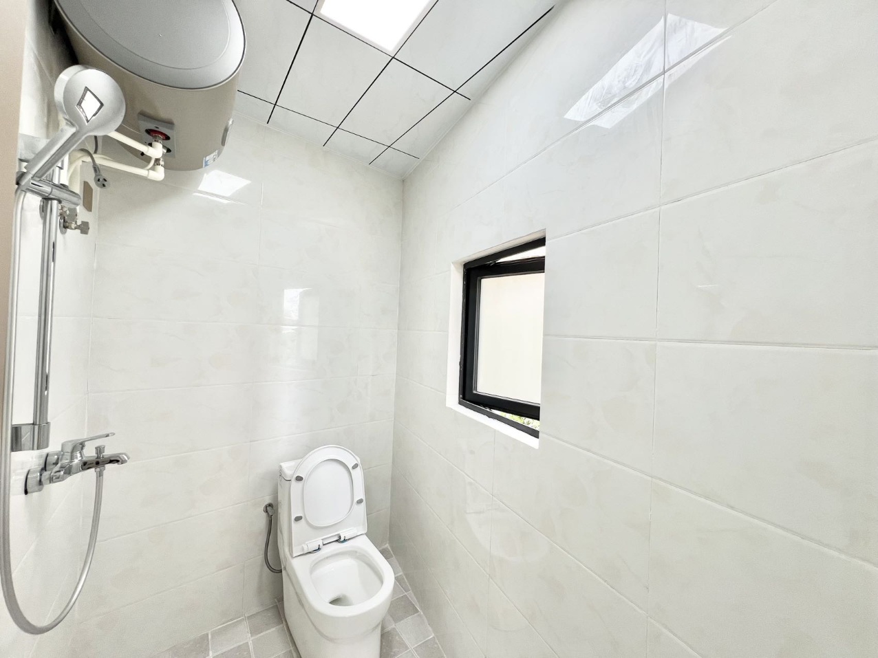 滨景花园  5室3厅3卫    9000.0元/月室内图