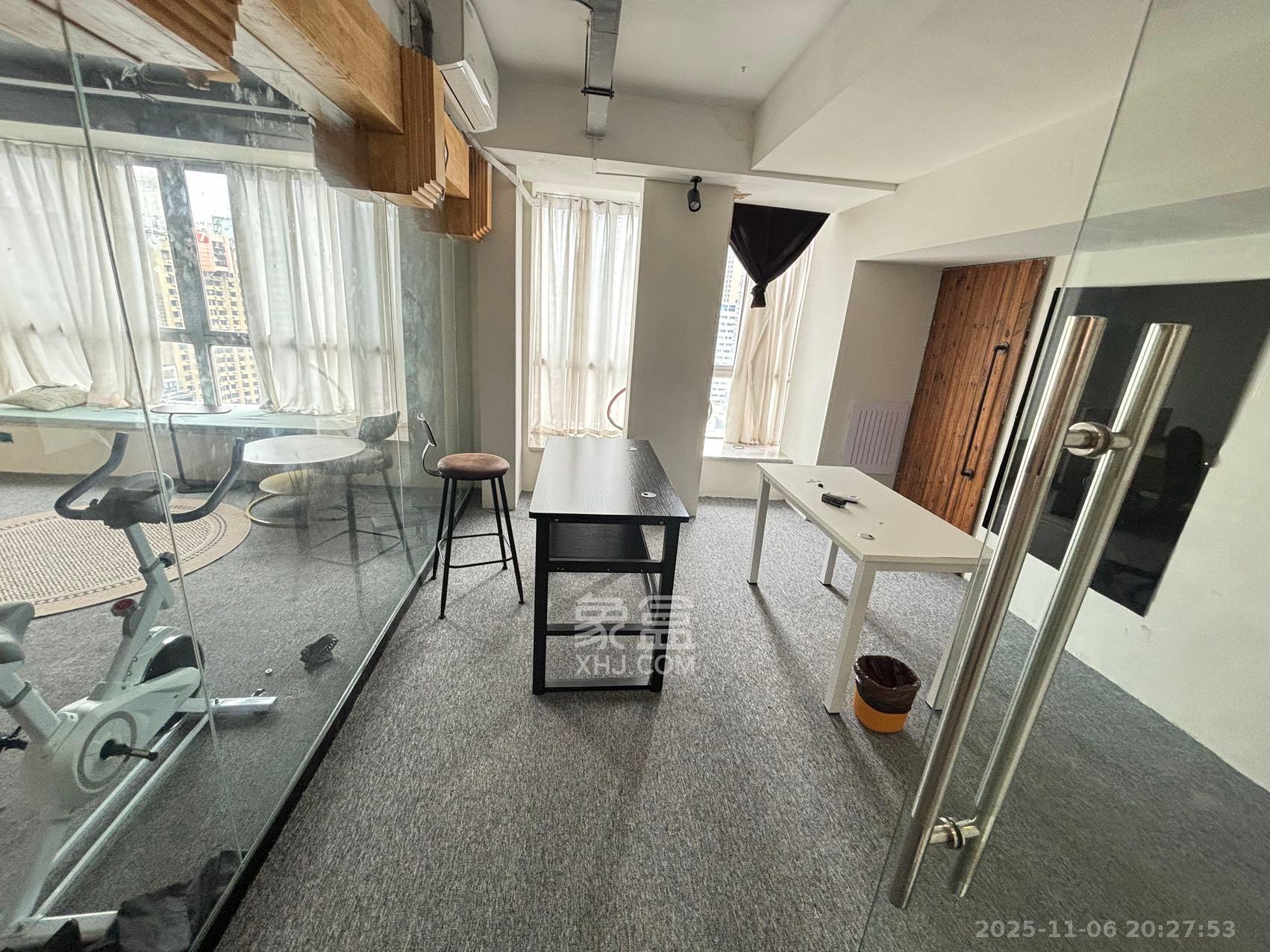 新世界百货(湖南供销大厦) 4室2厅2卫 6800.0元/月 新世界百货(湖南供销大厦) 4室2厅2卫 6800.0元/月室内图