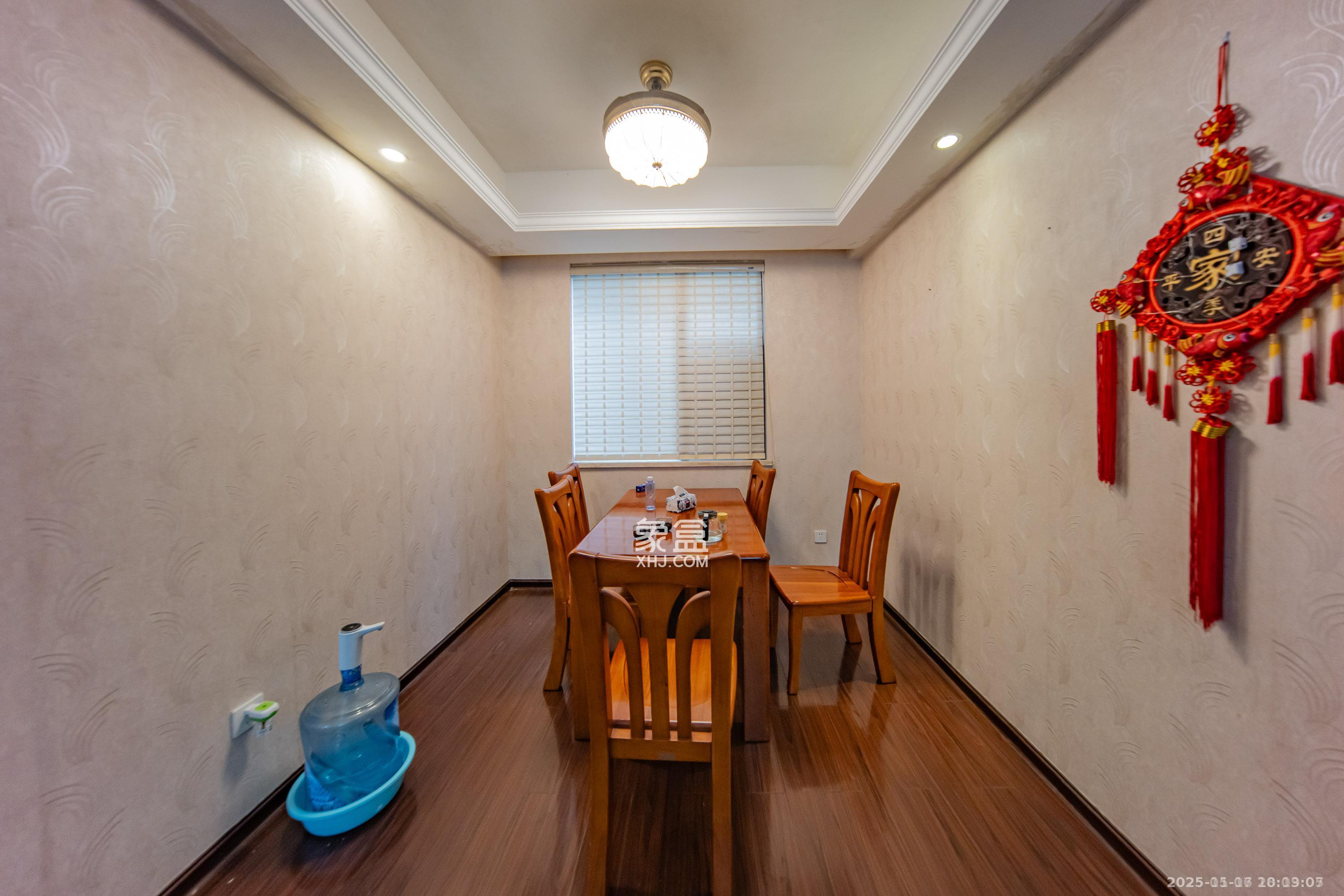 江山帝景哈佛  3室2厅2卫    2100.0元/月室内图