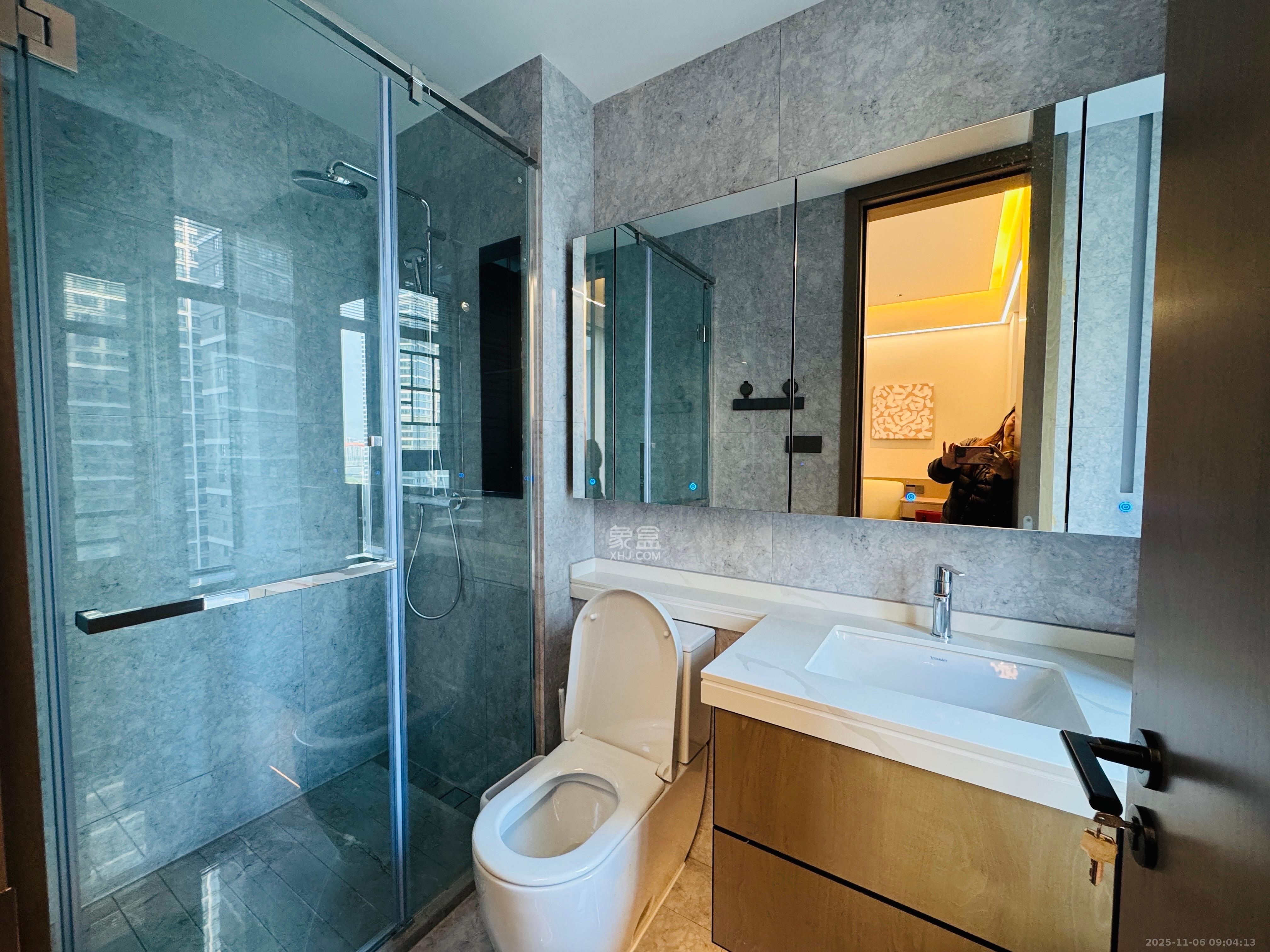 旭辉铂悦湘江  4室2厅3卫    18700.0元/月室内图