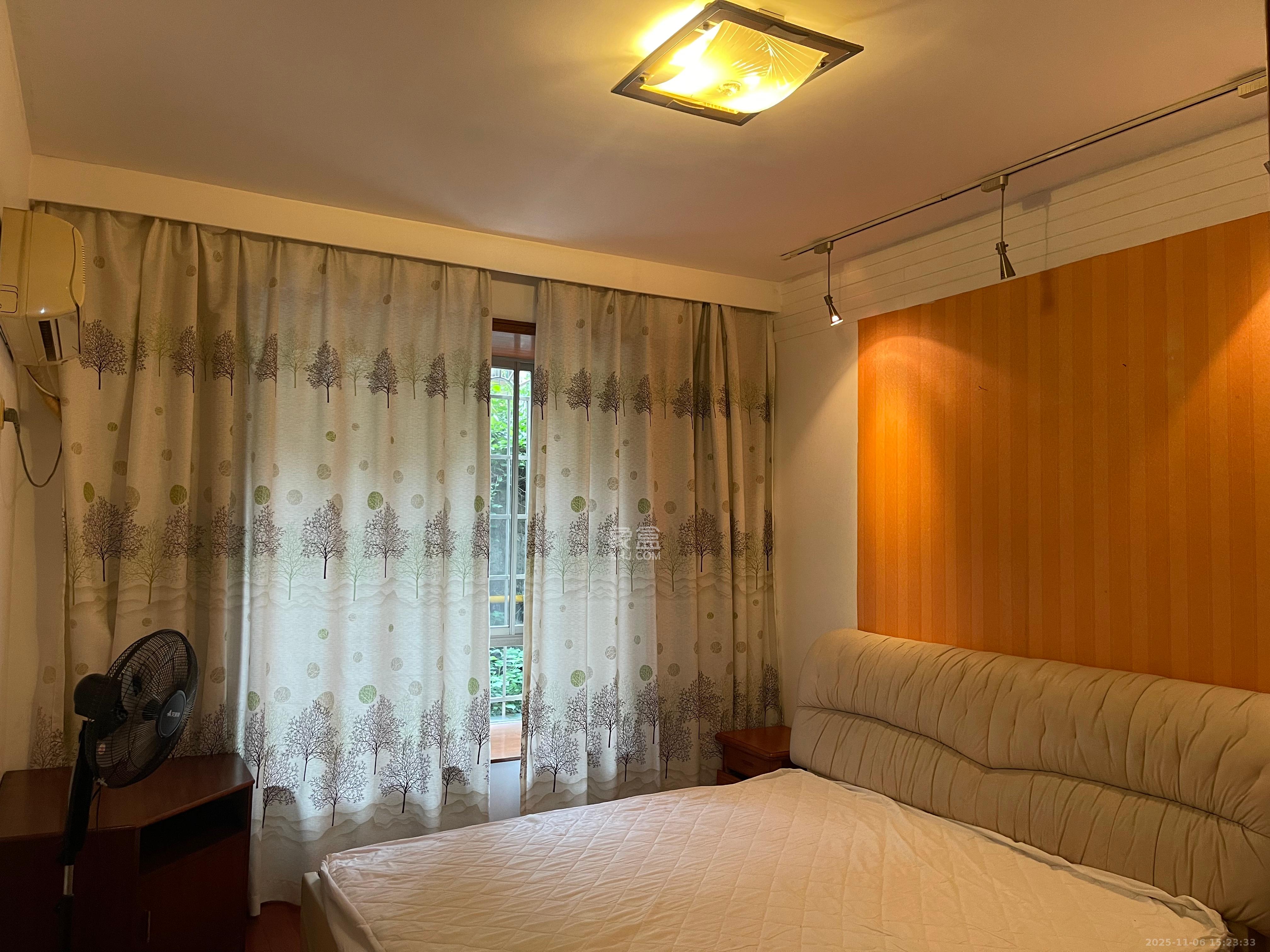 晶鑫小区  3室2厅1卫    2500.0元/月室内图