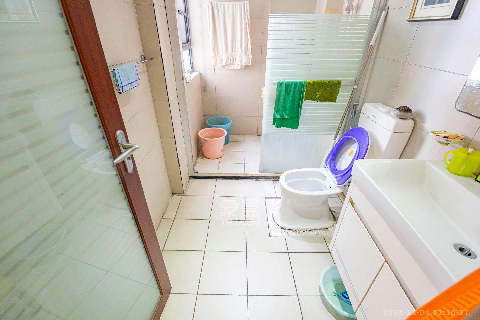 藏珑湖上国际花园  3室2厅2卫    4000.0元/月室内图