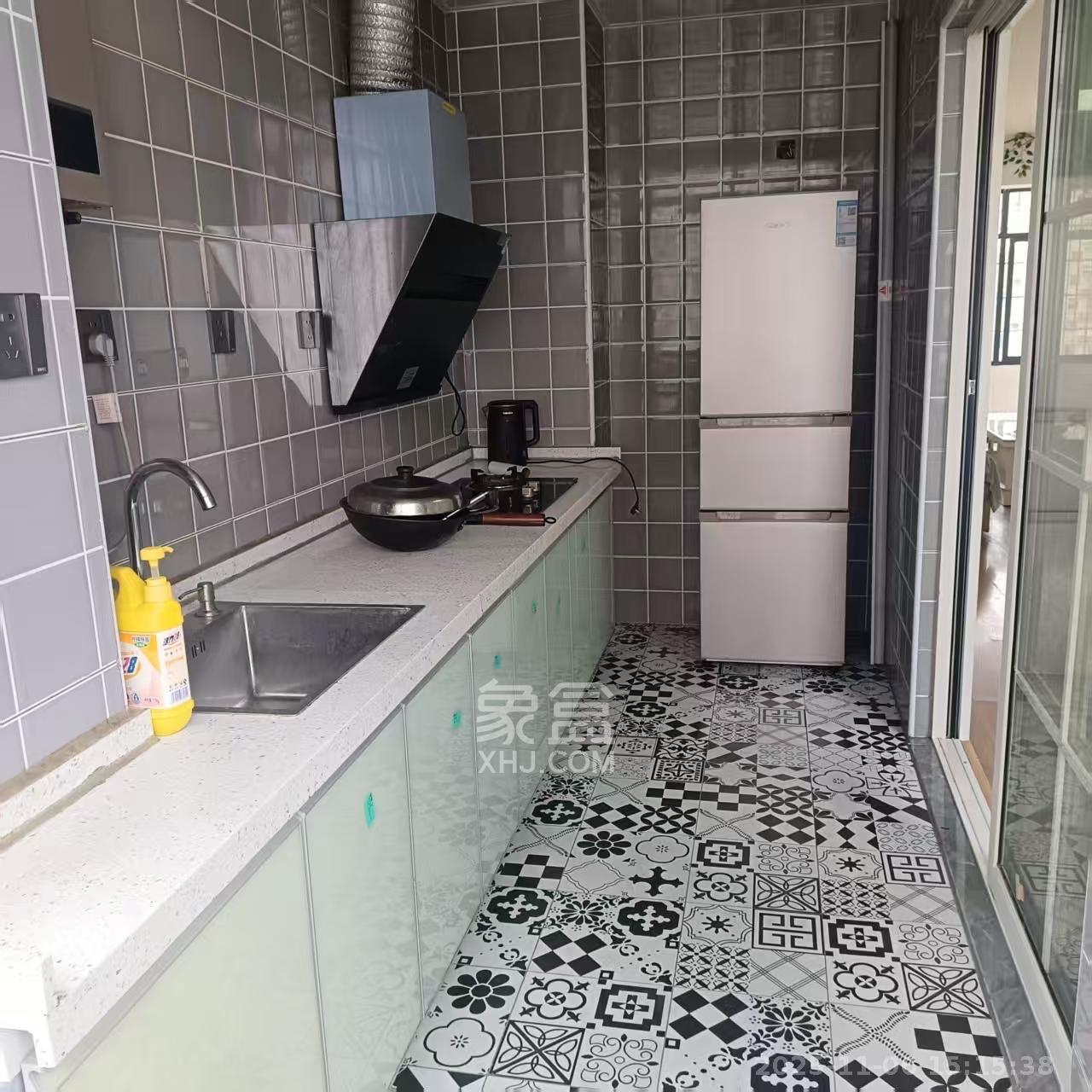 中国铁建国际城二期  4室2厅2卫    2300.0元/月室内图