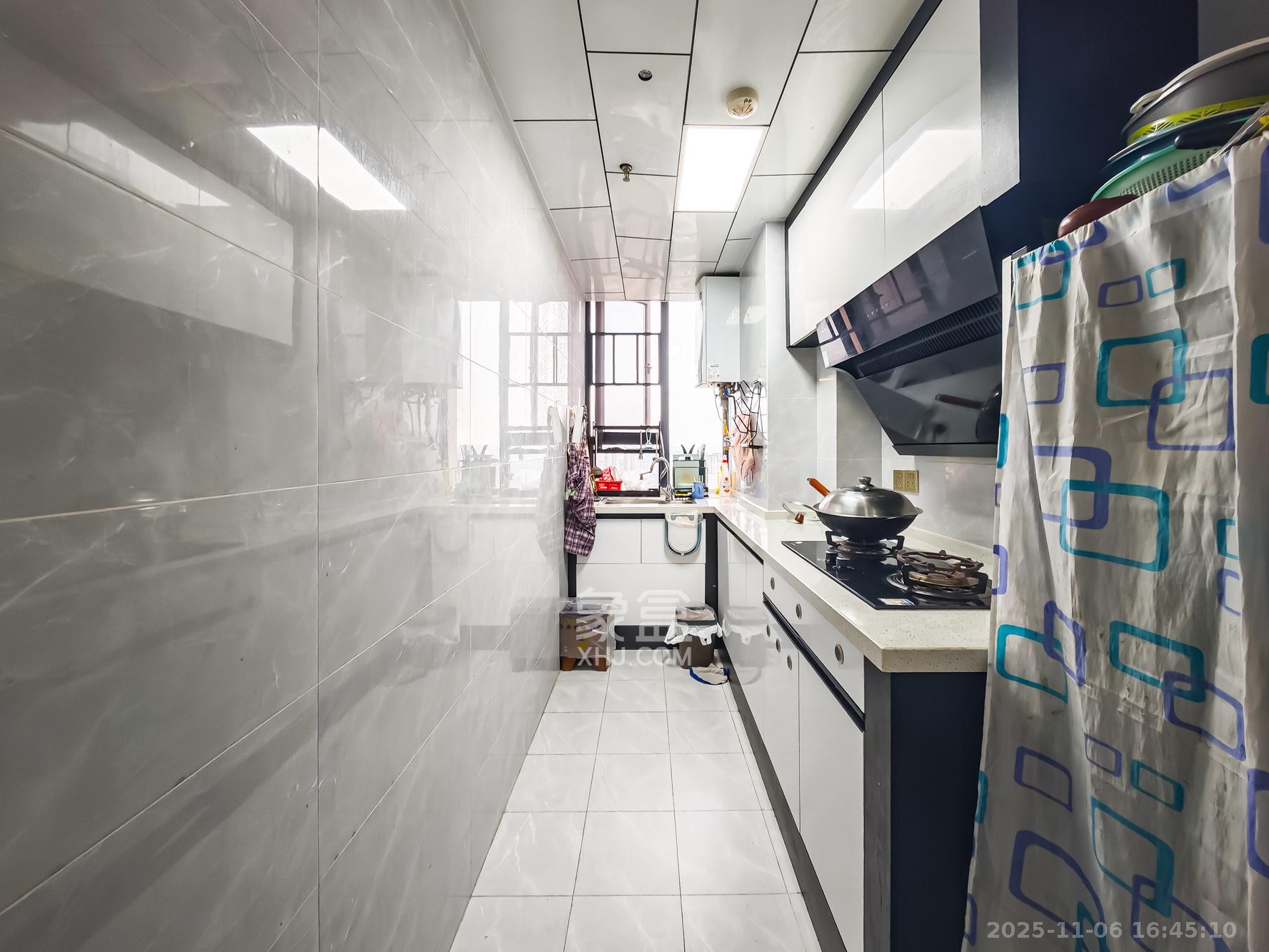 湘一书香里  3室2厅1卫    98.0万厨房