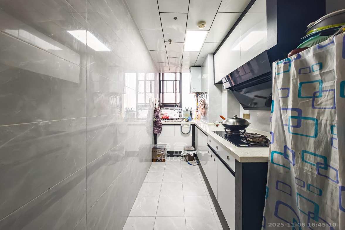 湘一书香里 3室2厅1卫 98.0万 湘一书香里 3室2厅1卫 98.0万厨房