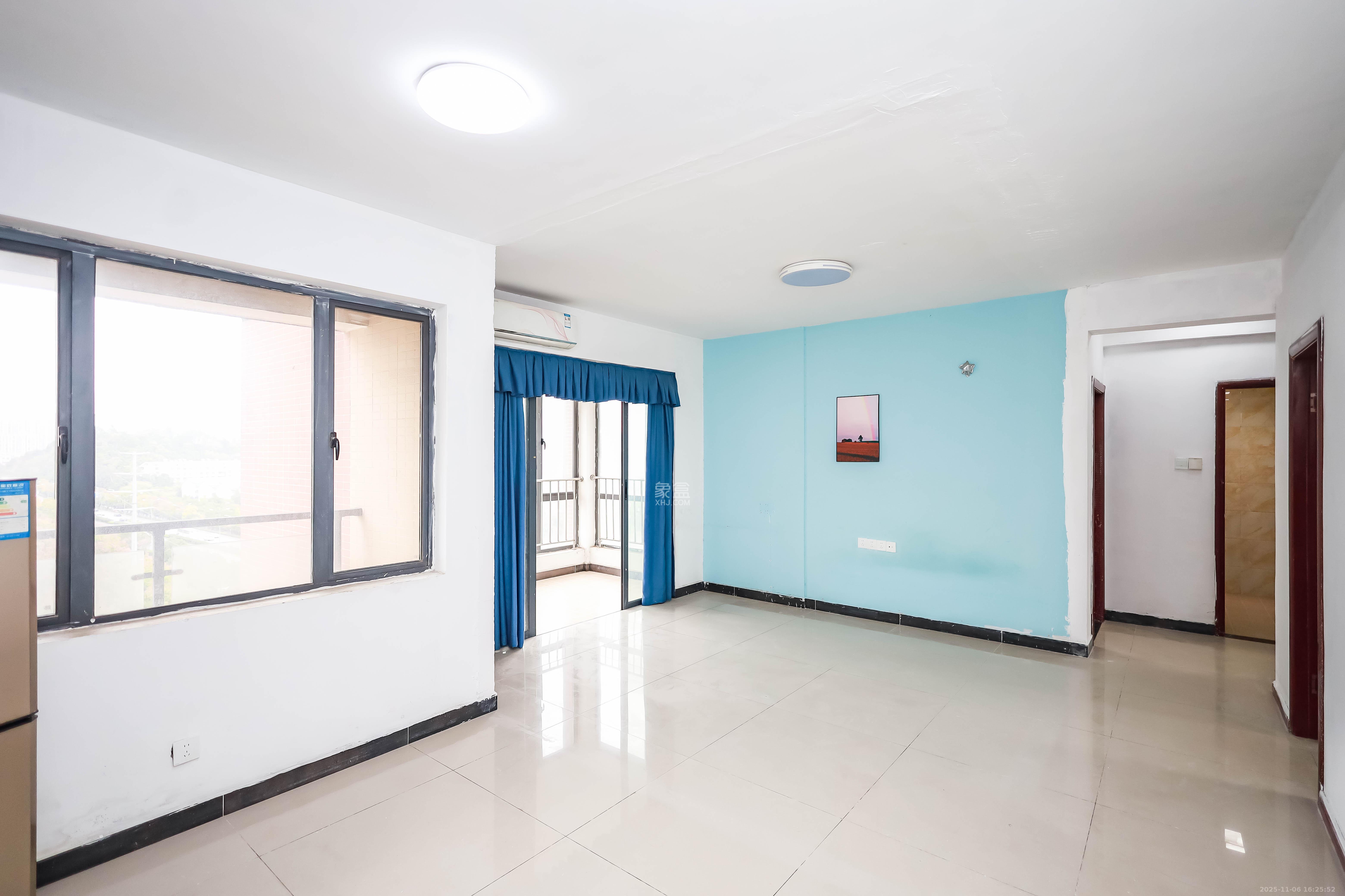 盛世耀凯 3室2厅1卫 72.0万 盛世耀凯 3室2厅1卫 72.0万客厅