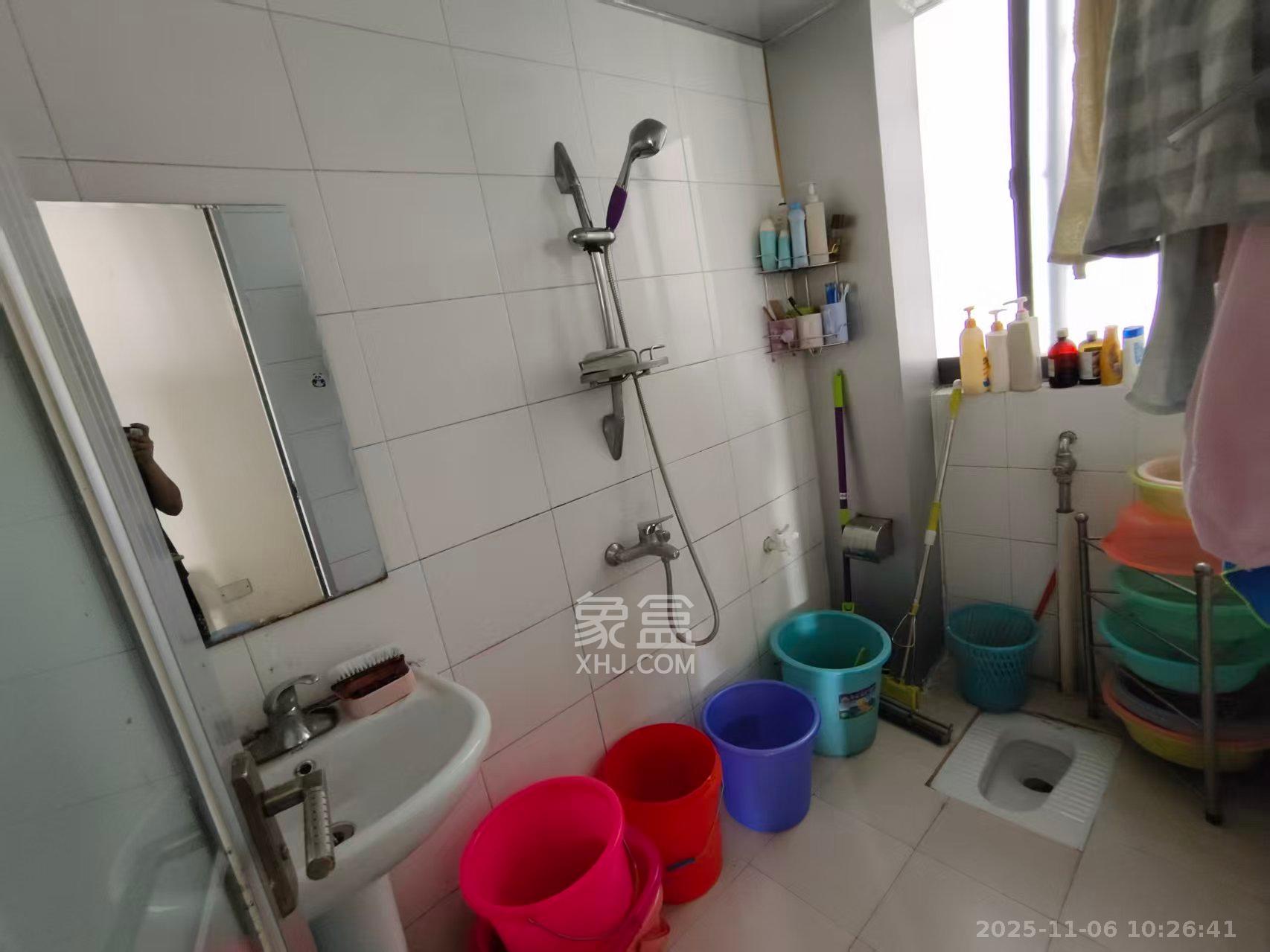 阳光100一期、四五期 4室2厅2卫 2800.0元/月 阳光100一期、四五期 4室2厅2卫 2800.0元/月室内图