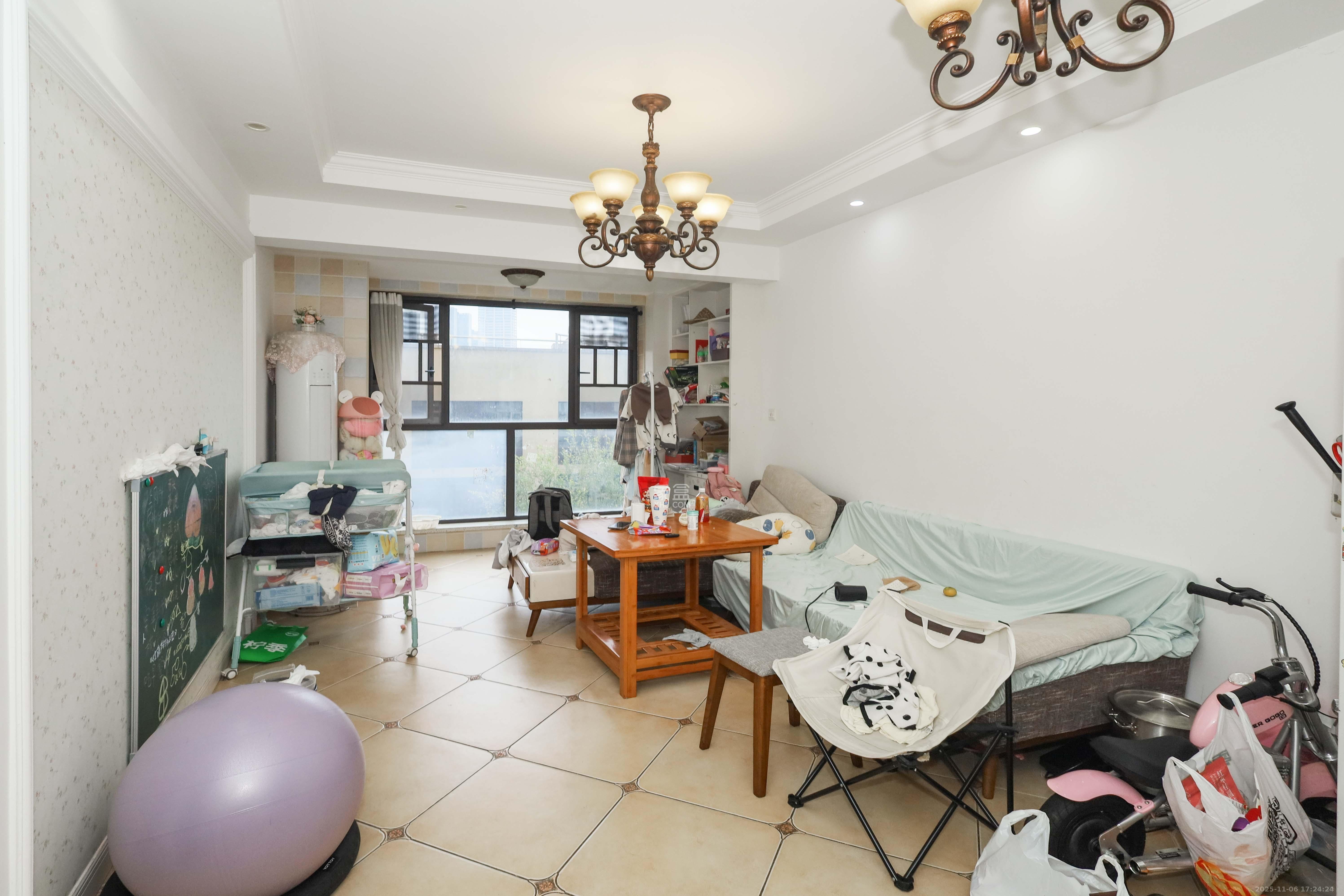 梅溪鑫苑名家 2室2厅1卫 75.0万 梅溪鑫苑名家 2室2厅1卫 75.0万客厅