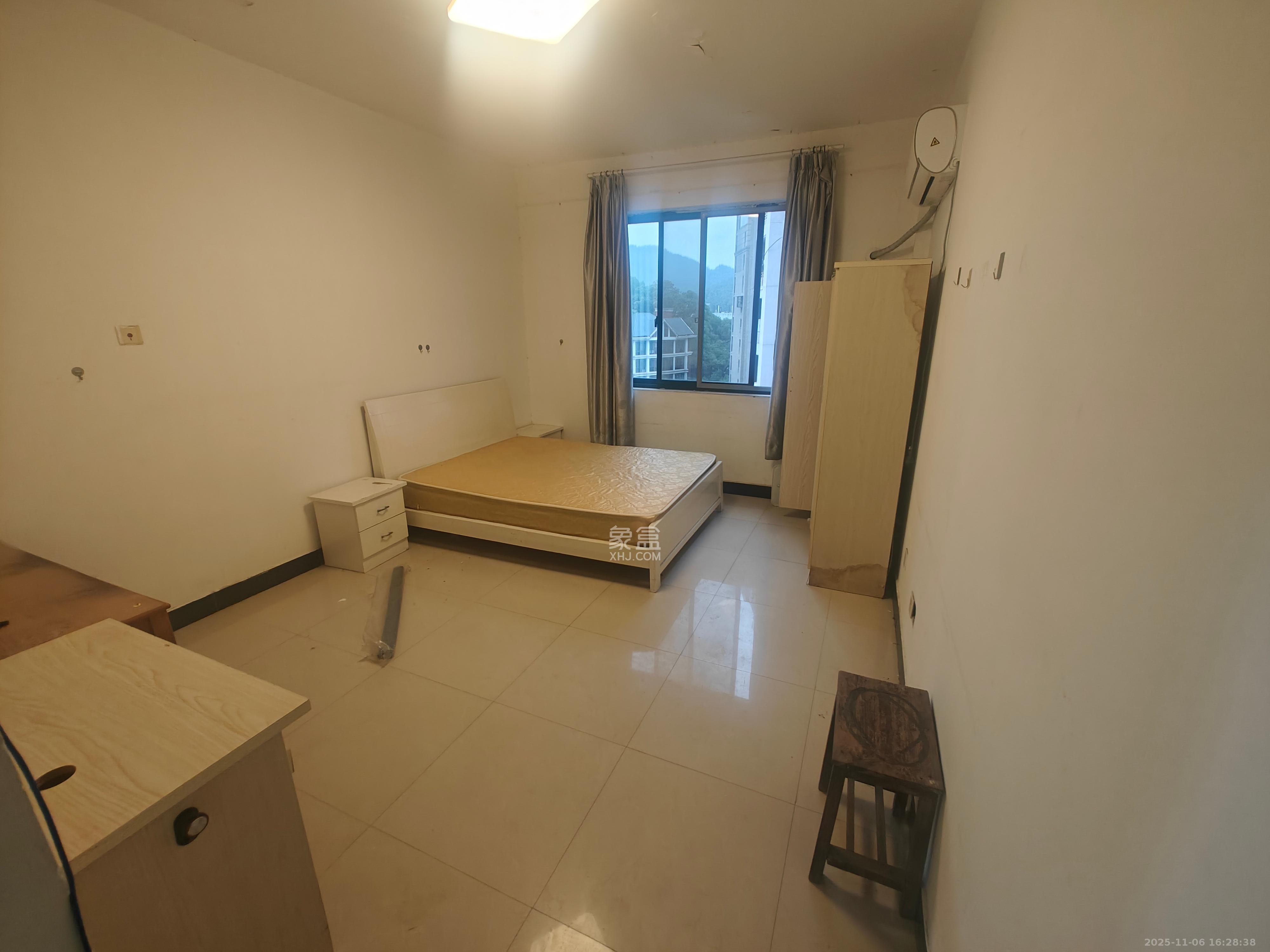 共和世家  3室2厅1卫    1000.0元/月室内图