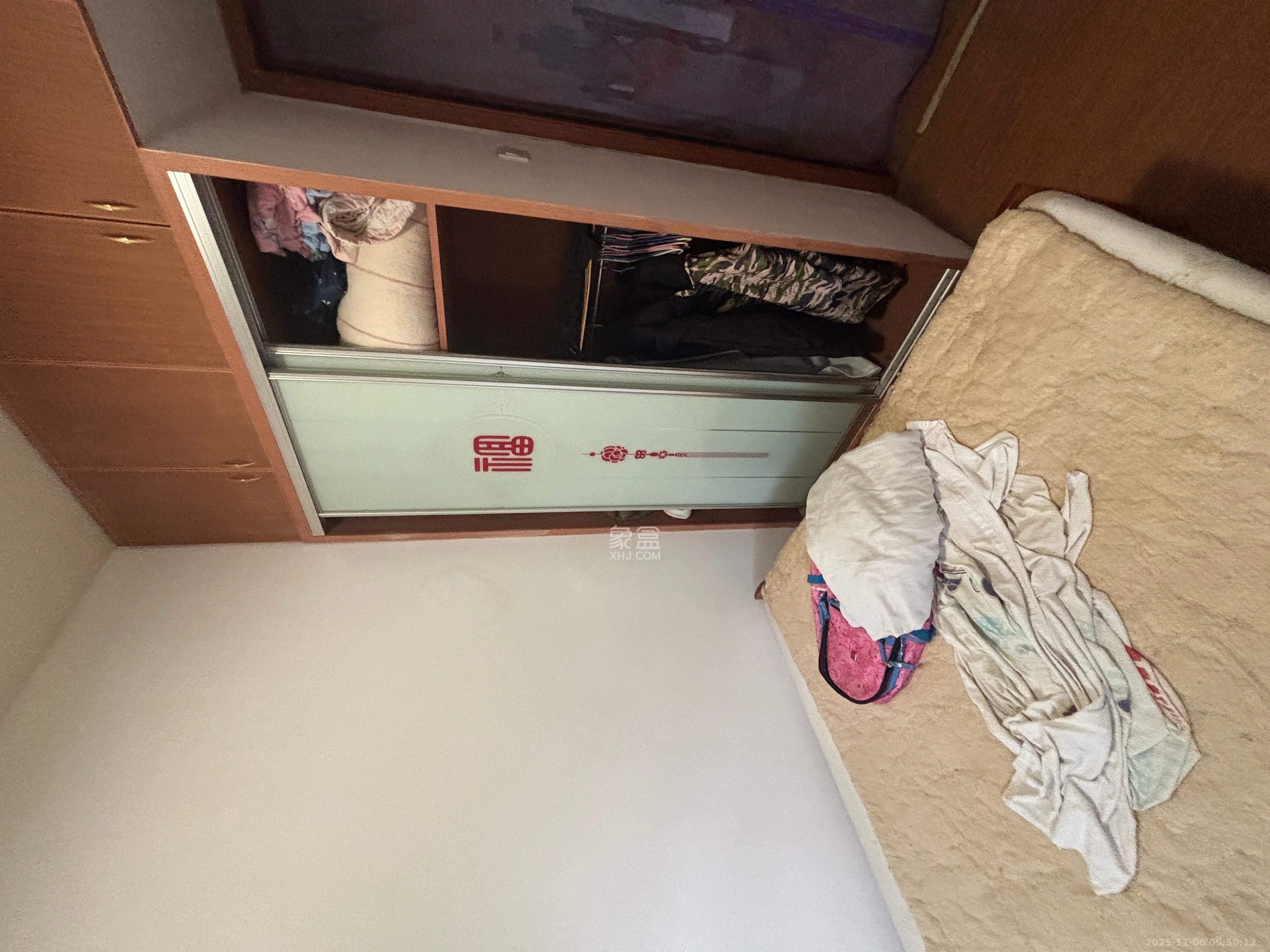 花漾年华（桂花园）  1室2厅1卫    2500.0元/月室内图