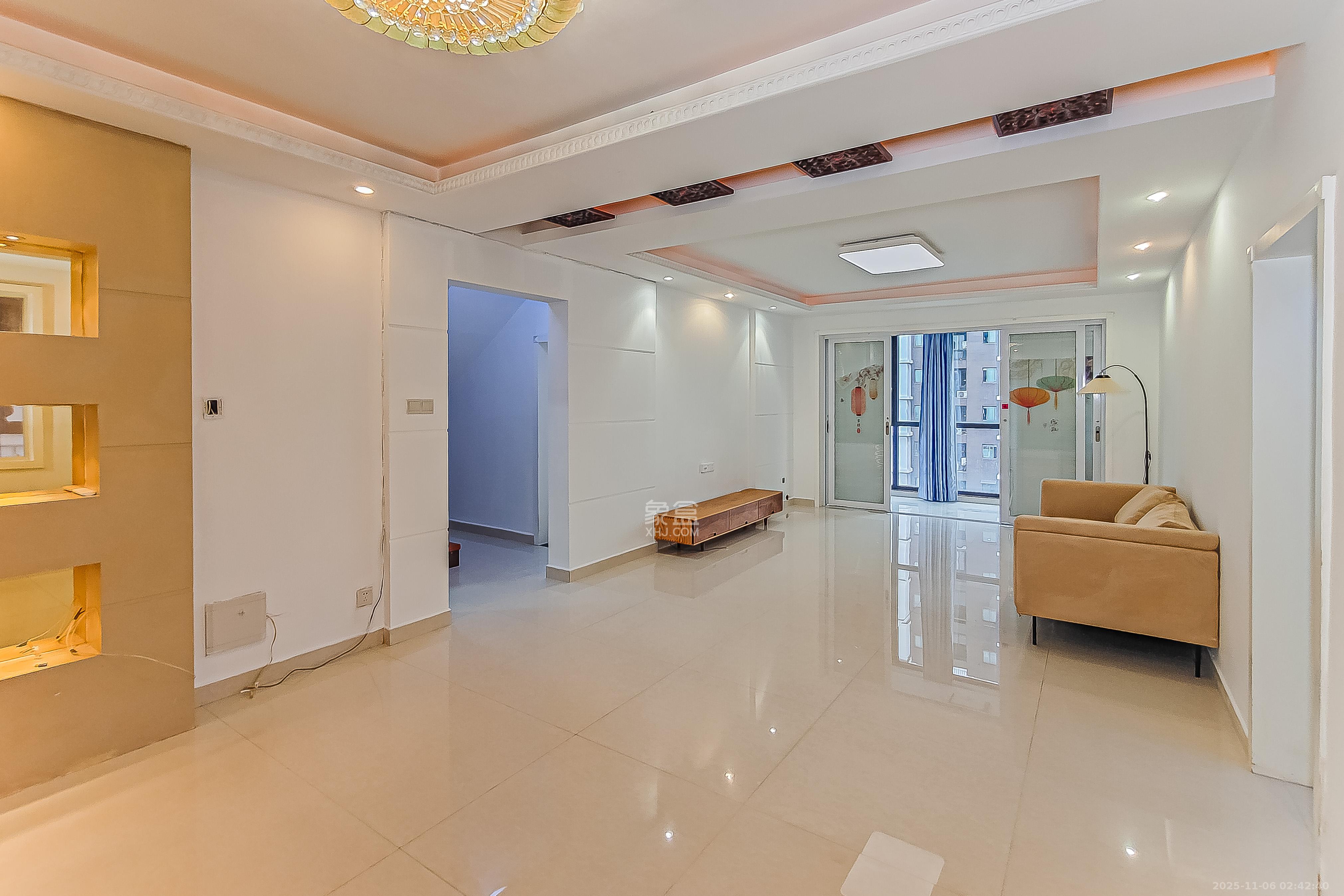 三万英尺  4室2厅1卫    248.0万