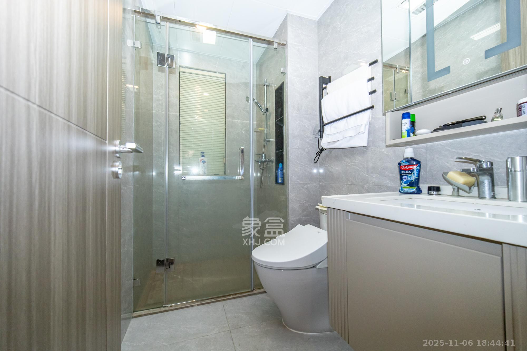 三一云谷  3室2厅2卫    110.0万卫生间