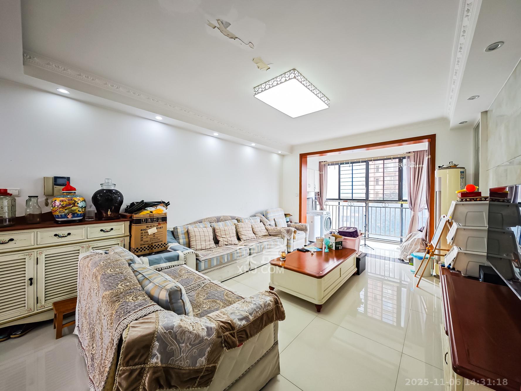 山语城一期  3室2厅2卫    80.0万客厅