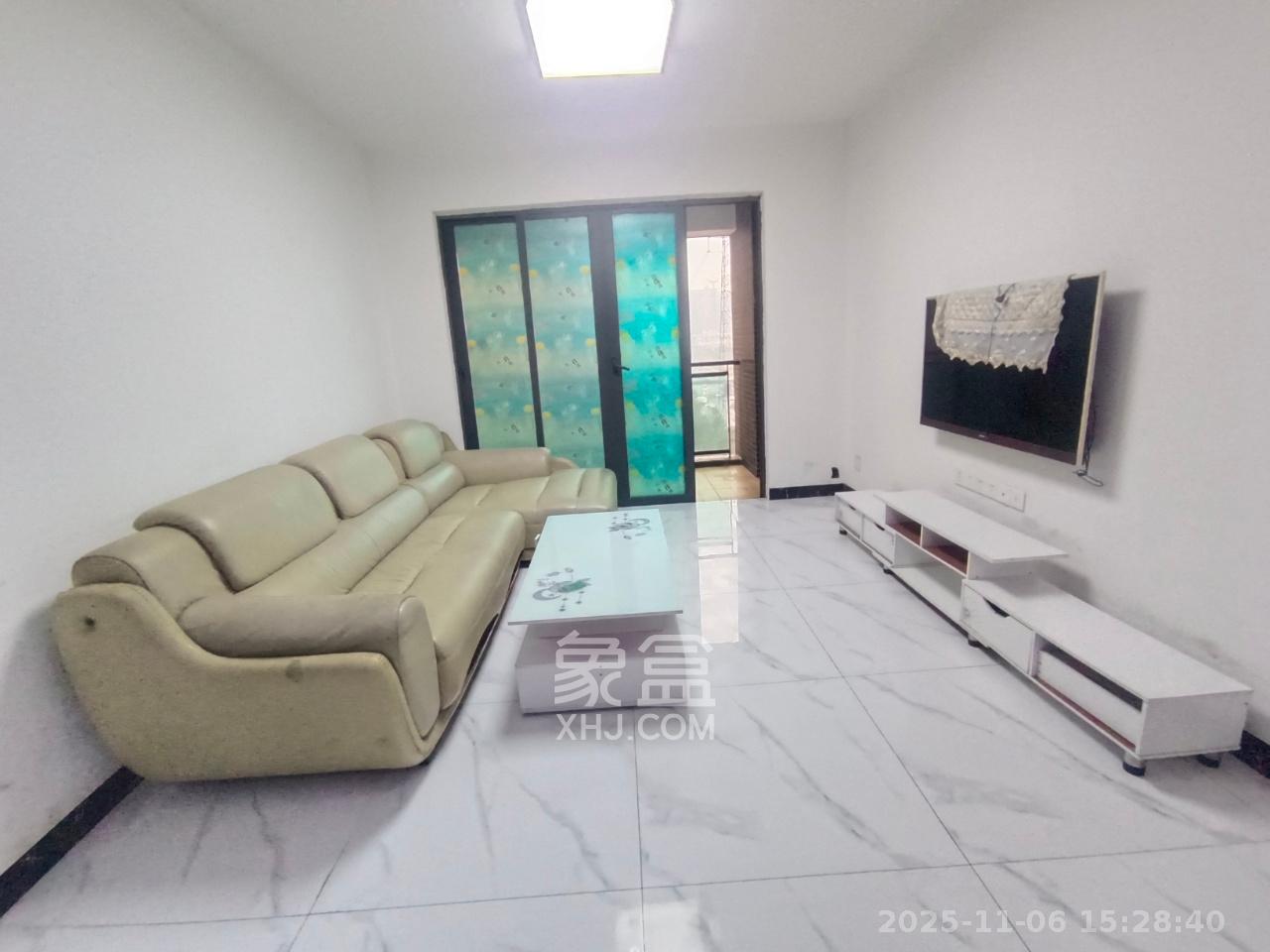 海伦春天  3室2厅1卫    1800.0元/月