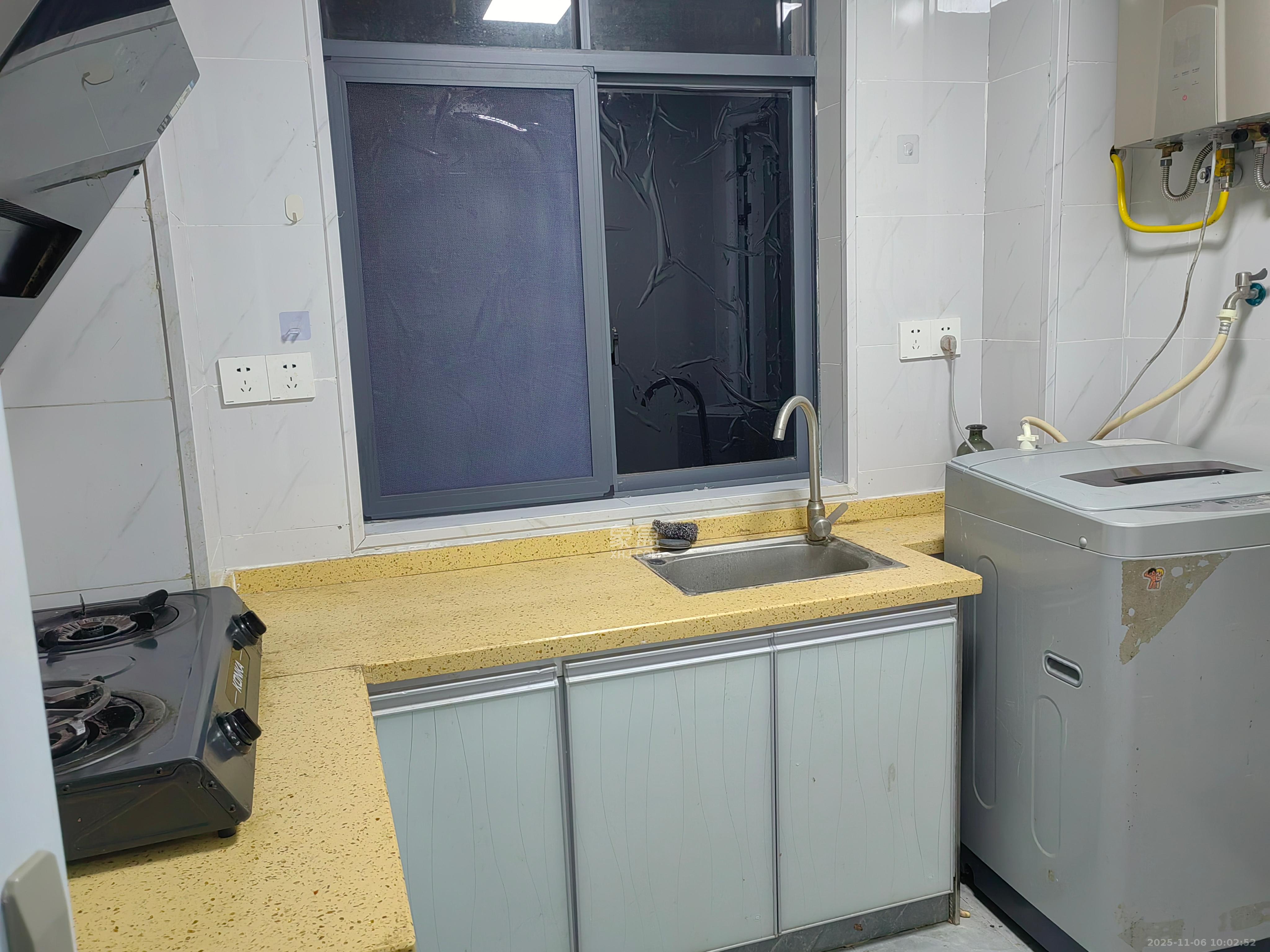 麻园湾  1室1厅1卫    1300.0元/月室内图