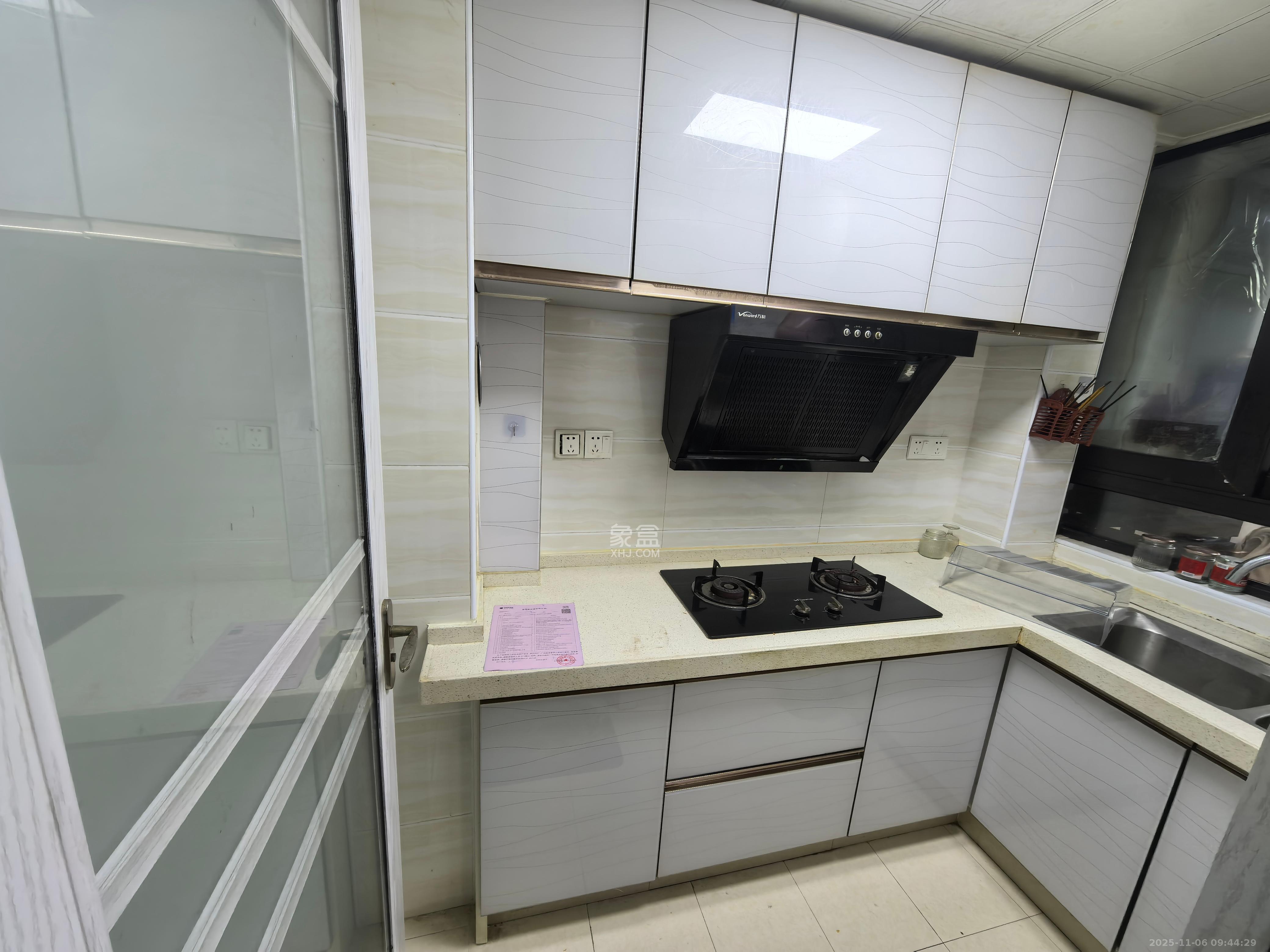 中信凯旋蓝岸(中信新城三期) 2室1厅1卫 1600.0元/月 中信凯旋蓝岸(中信新城三期) 2室1厅1卫 1600.0元/月室内图