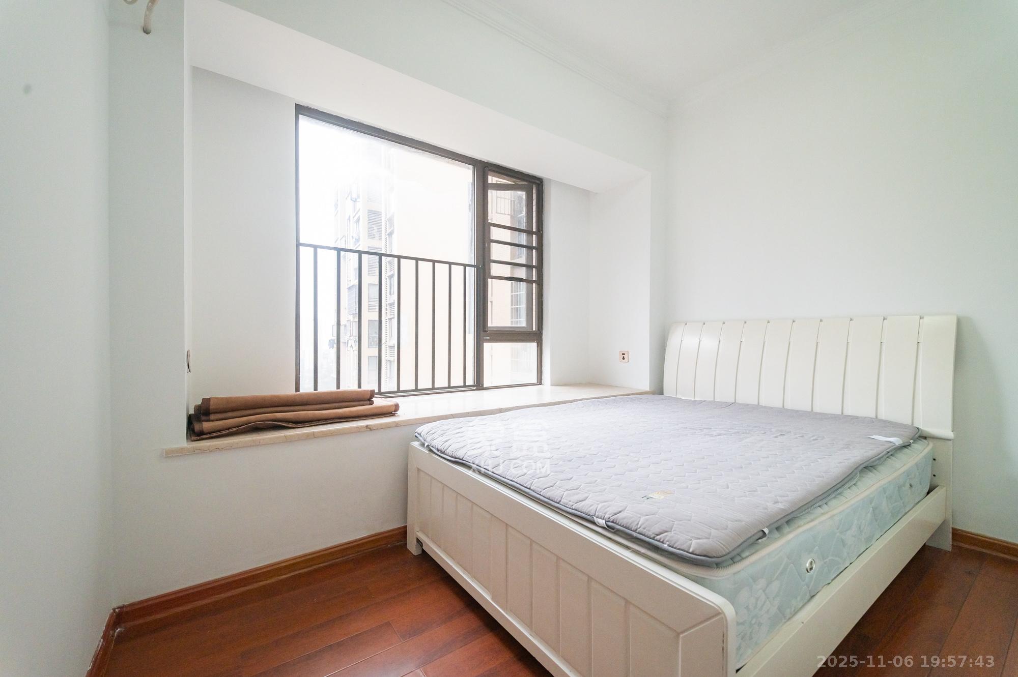 华润凤凰城三期 3室2厅1卫 78.8万 华润凤凰城三期 3室2厅1卫 78.8万卧室