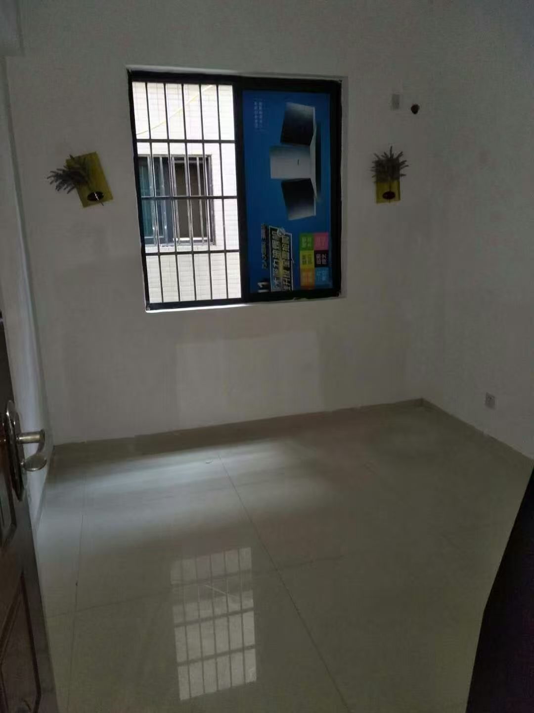 名仕华府  1室2厅1卫    1800.0元/月室内图