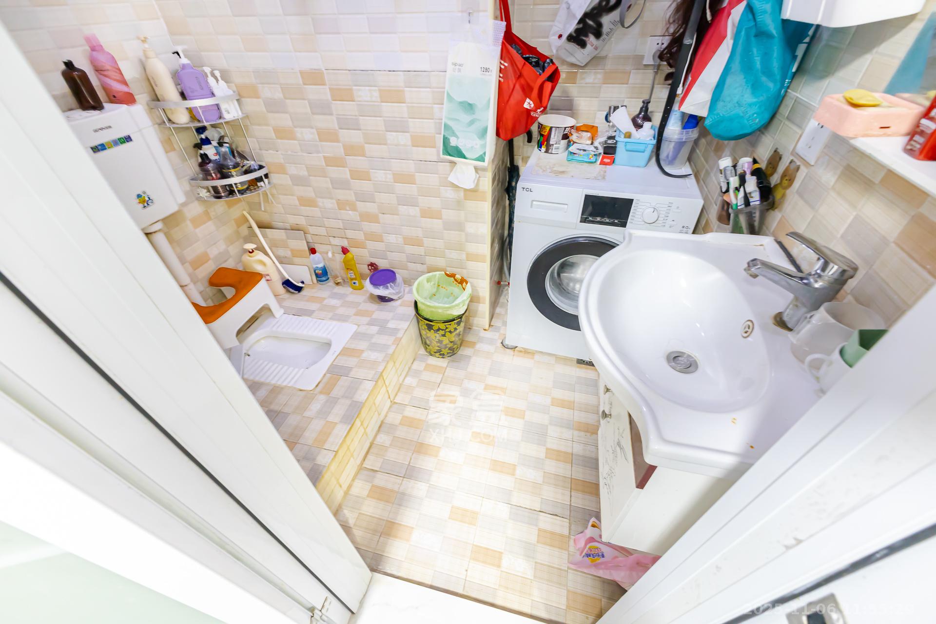 山与墅  1室1厅1卫    31.8万卫生间