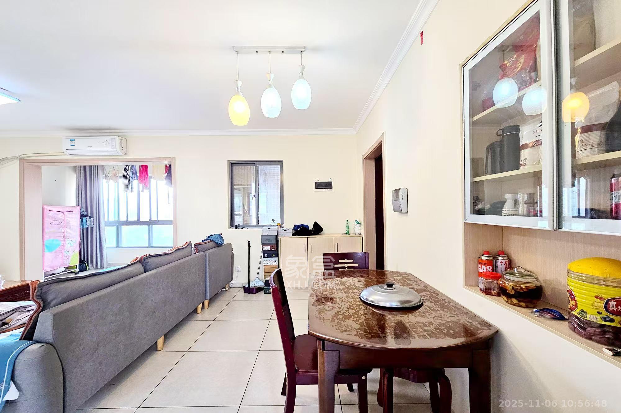 融科檀香山(融科紫檀、香山国际) 2室2厅1卫 2800.0元/月 融科檀香山(融科紫檀、香山国际) 2室2厅1卫 2800.0元/月室内图