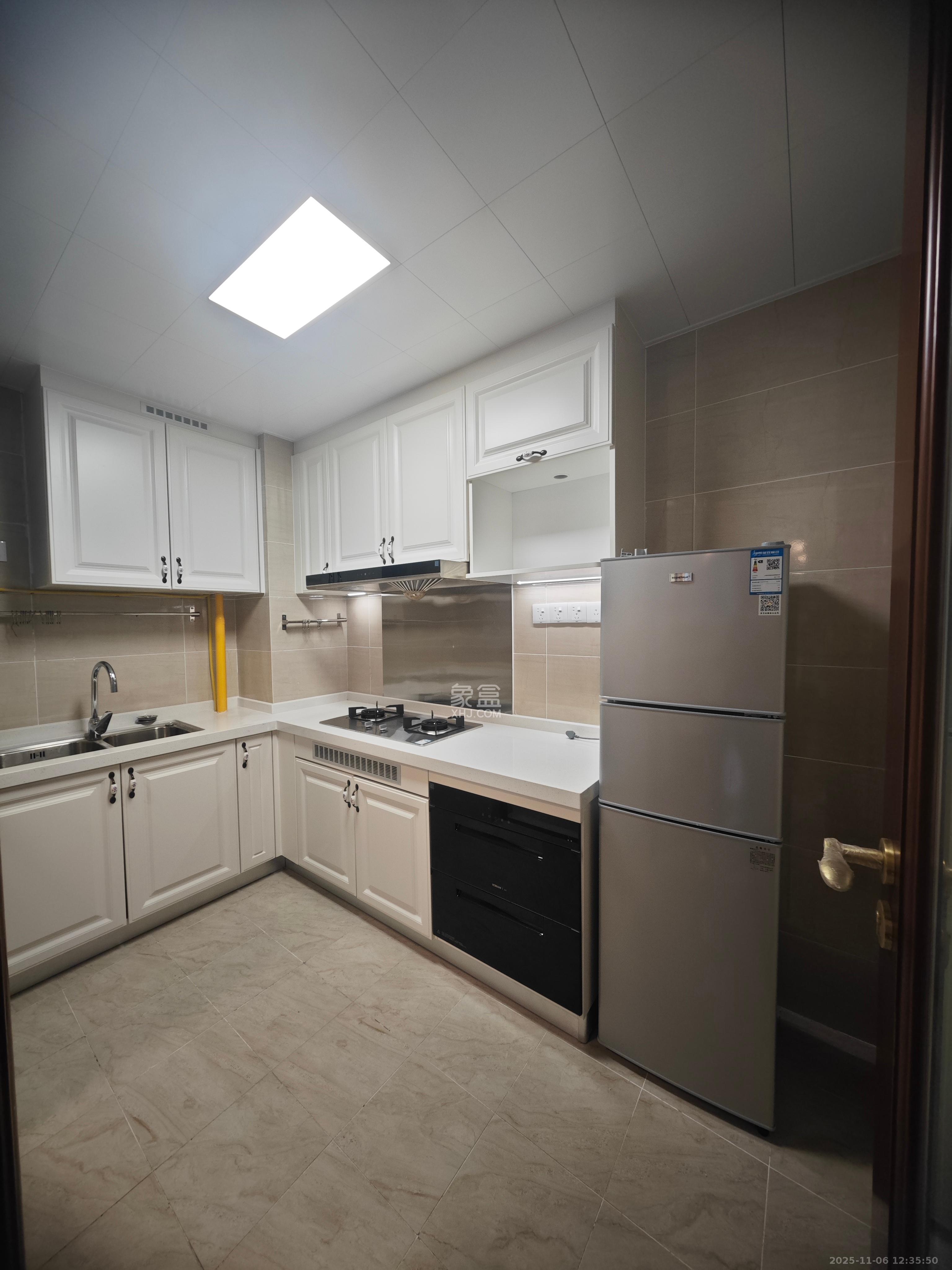 恒大御景半岛 3室2厅1卫 1600.0元/月 恒大御景半岛 3室2厅1卫 1600.0元/月室内图