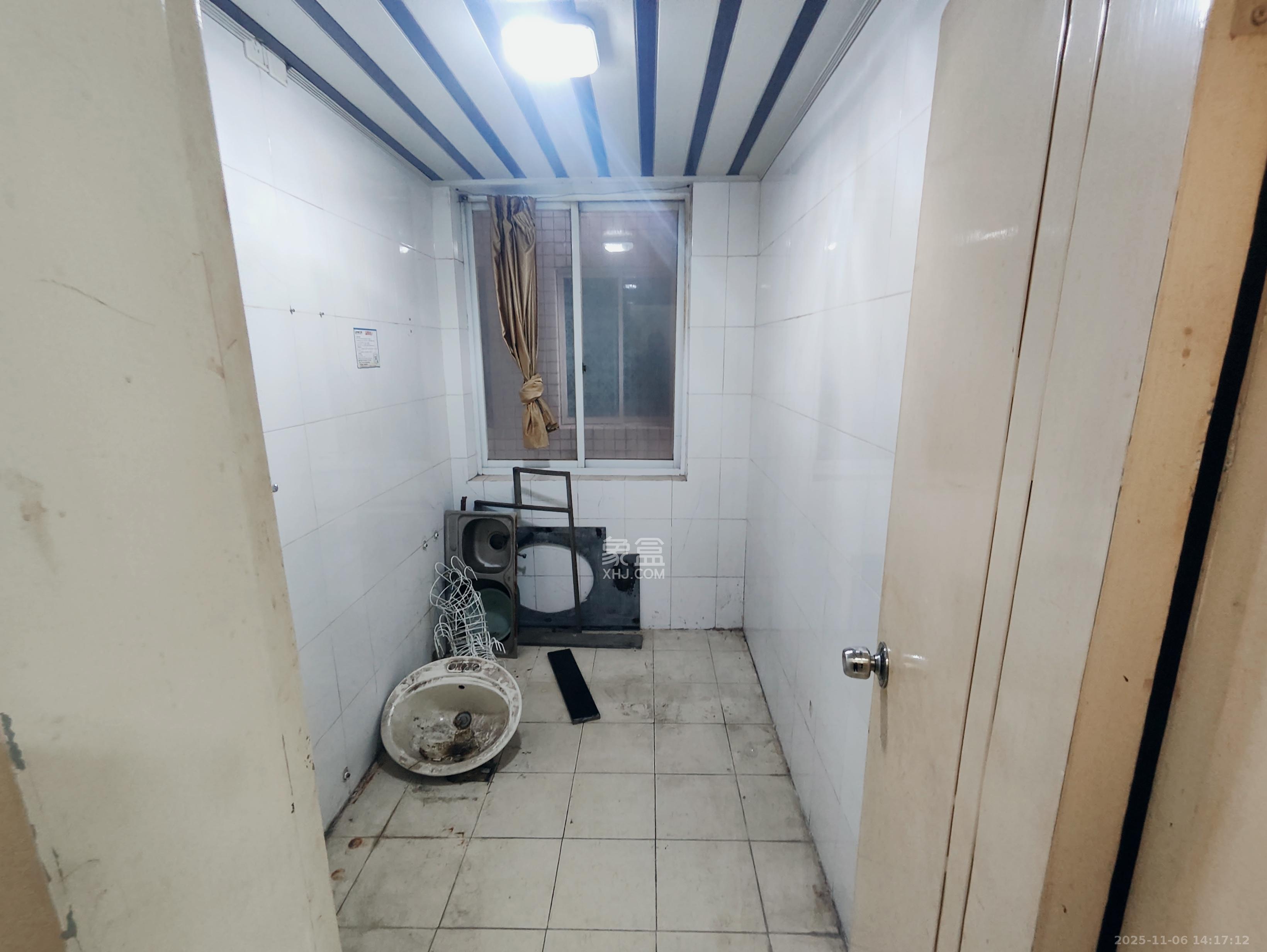 兴威名座  3室2厅2卫    3500.0元/月室内图