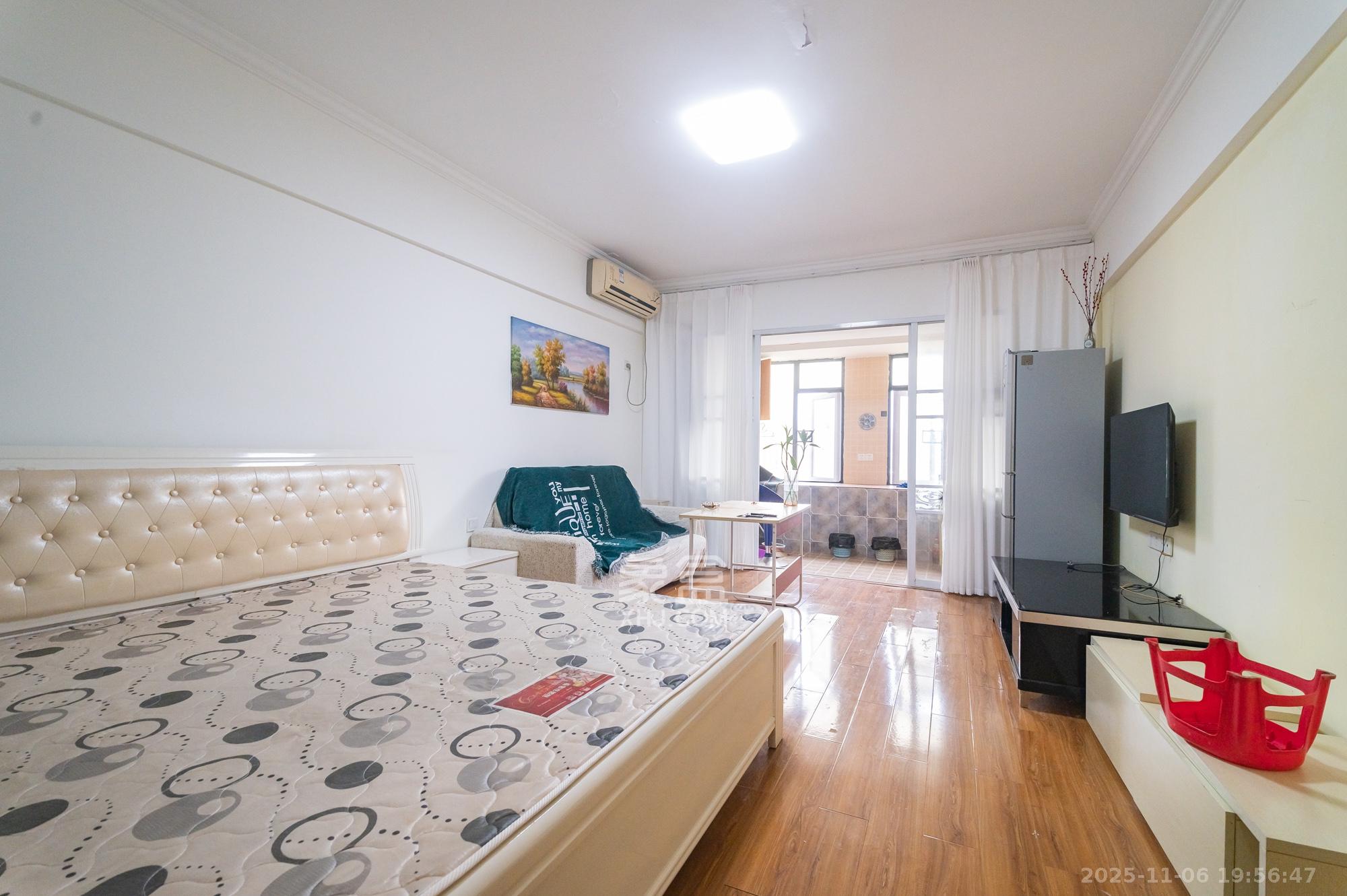 爱都(IDO) 1室1厅1卫 31.8万 爱都(IDO) 1室1厅1卫 31.8万客厅