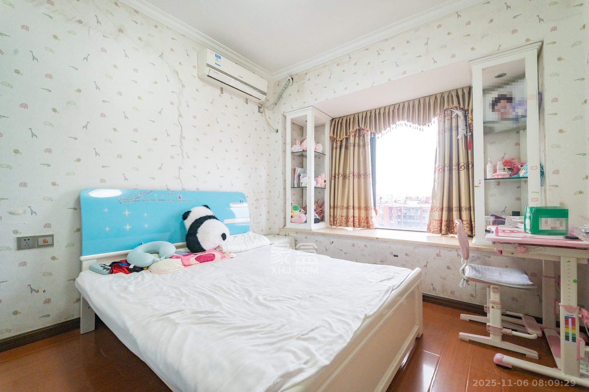 华润凤凰城二期 5室2厅2卫 109.8万 华润凤凰城二期 5室2厅2卫 109.8万卧室