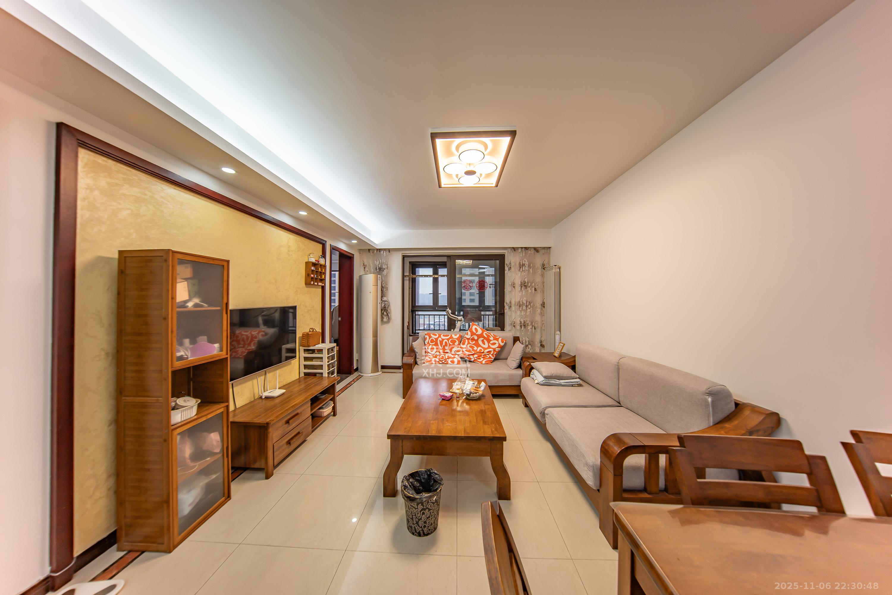 中海国际二期  3室2厅1卫    75.0万客厅