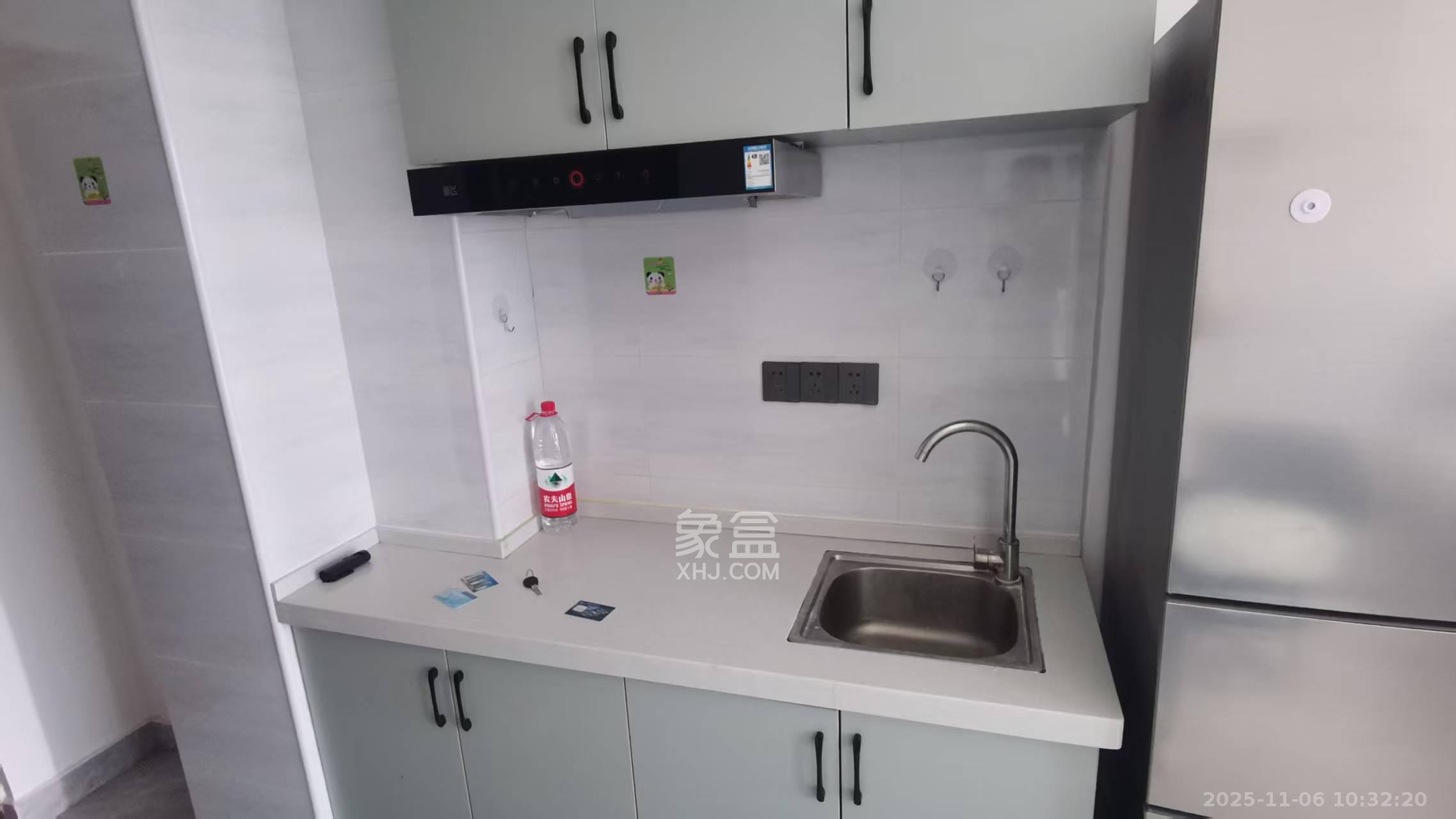 万润时光里 1室1厅1卫 1500.0元/月 万润时光里 1室1厅1卫 1500.0元/月室内图