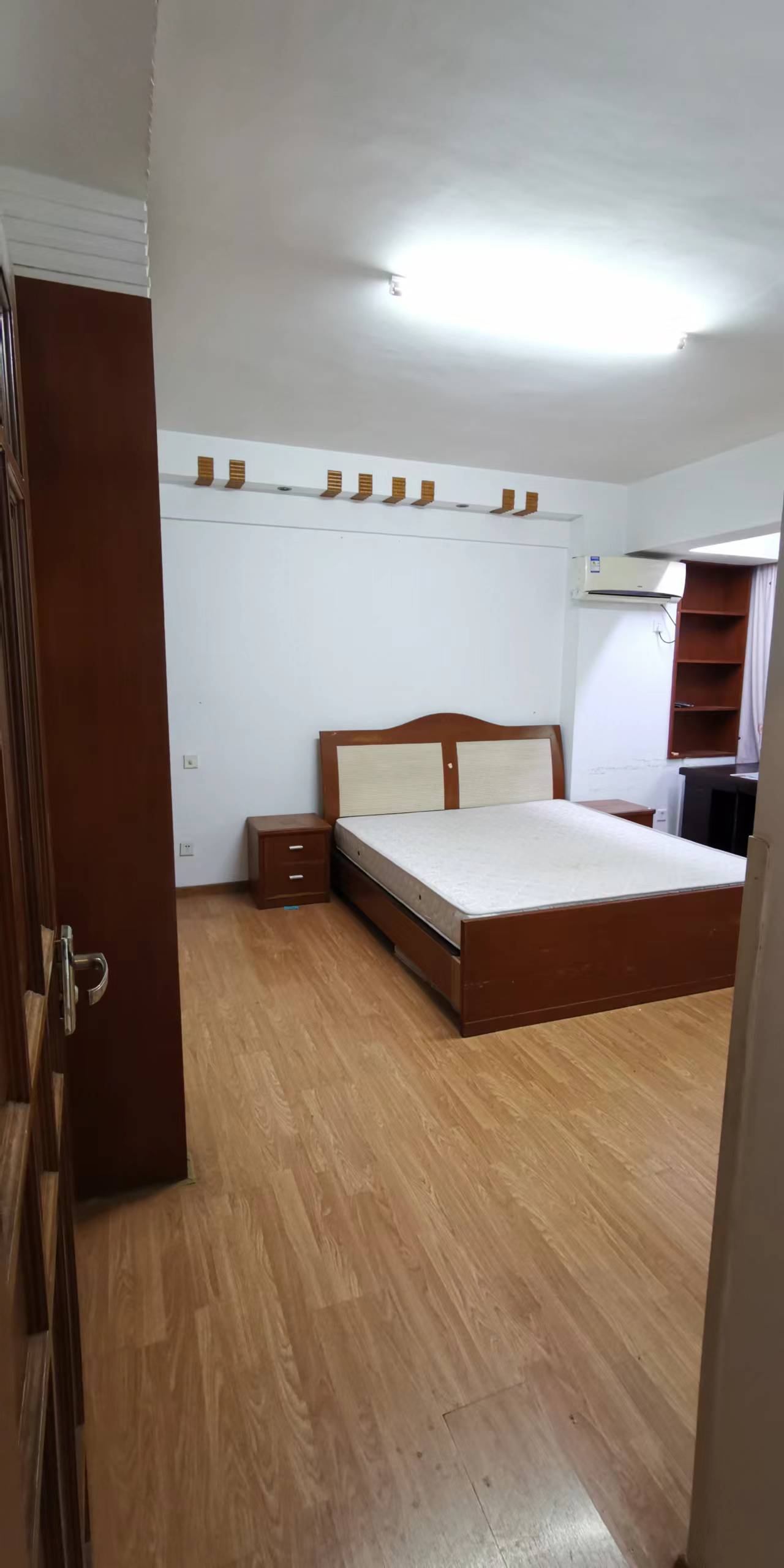 华贸大厦(华贸花苑) 3室2厅1卫 3400.0元/月 华贸大厦(华贸花苑) 3室2厅1卫 3400.0元/月室内图