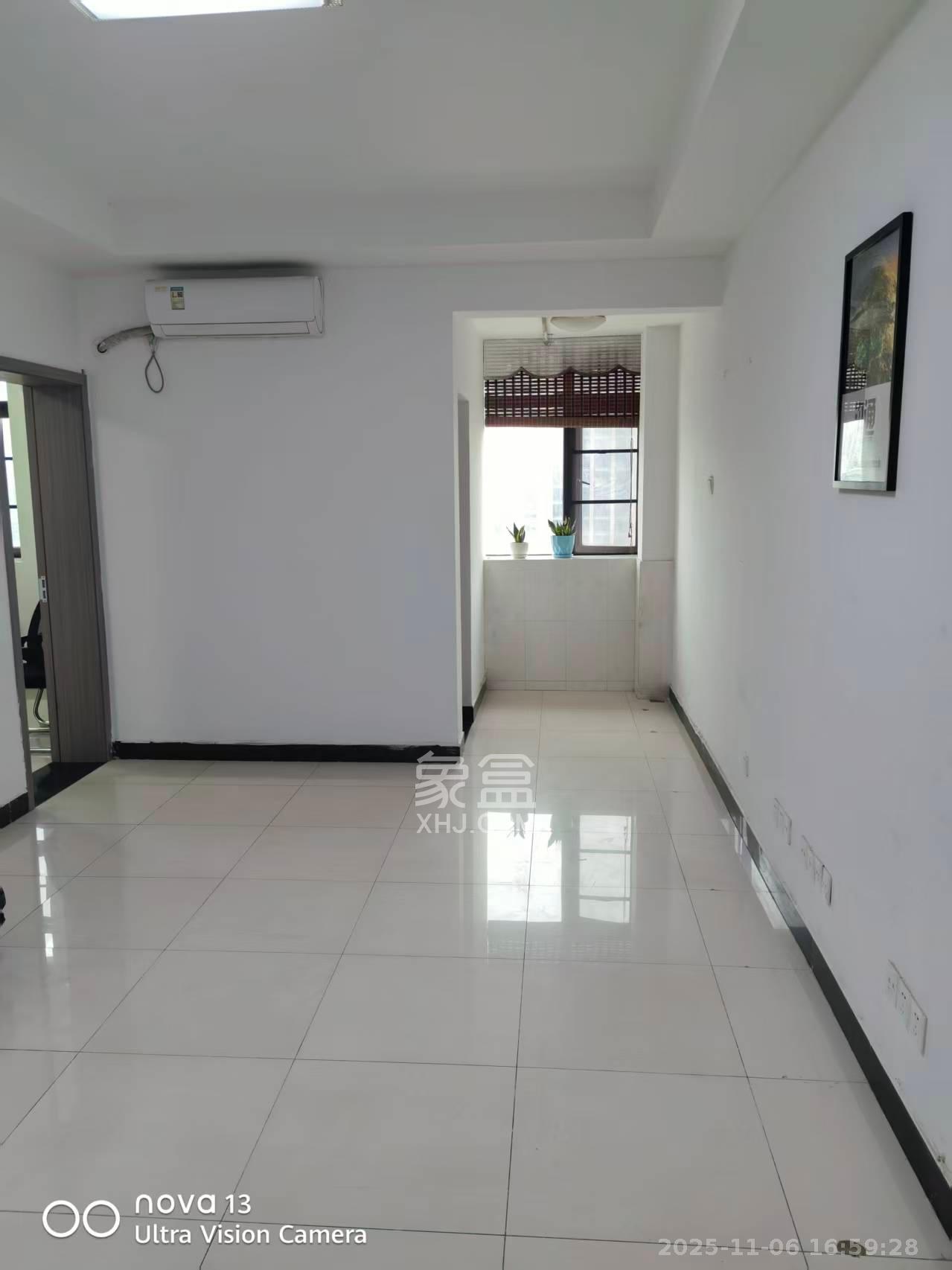 鑫远杰座  1室1厅1卫    2300.0元/月