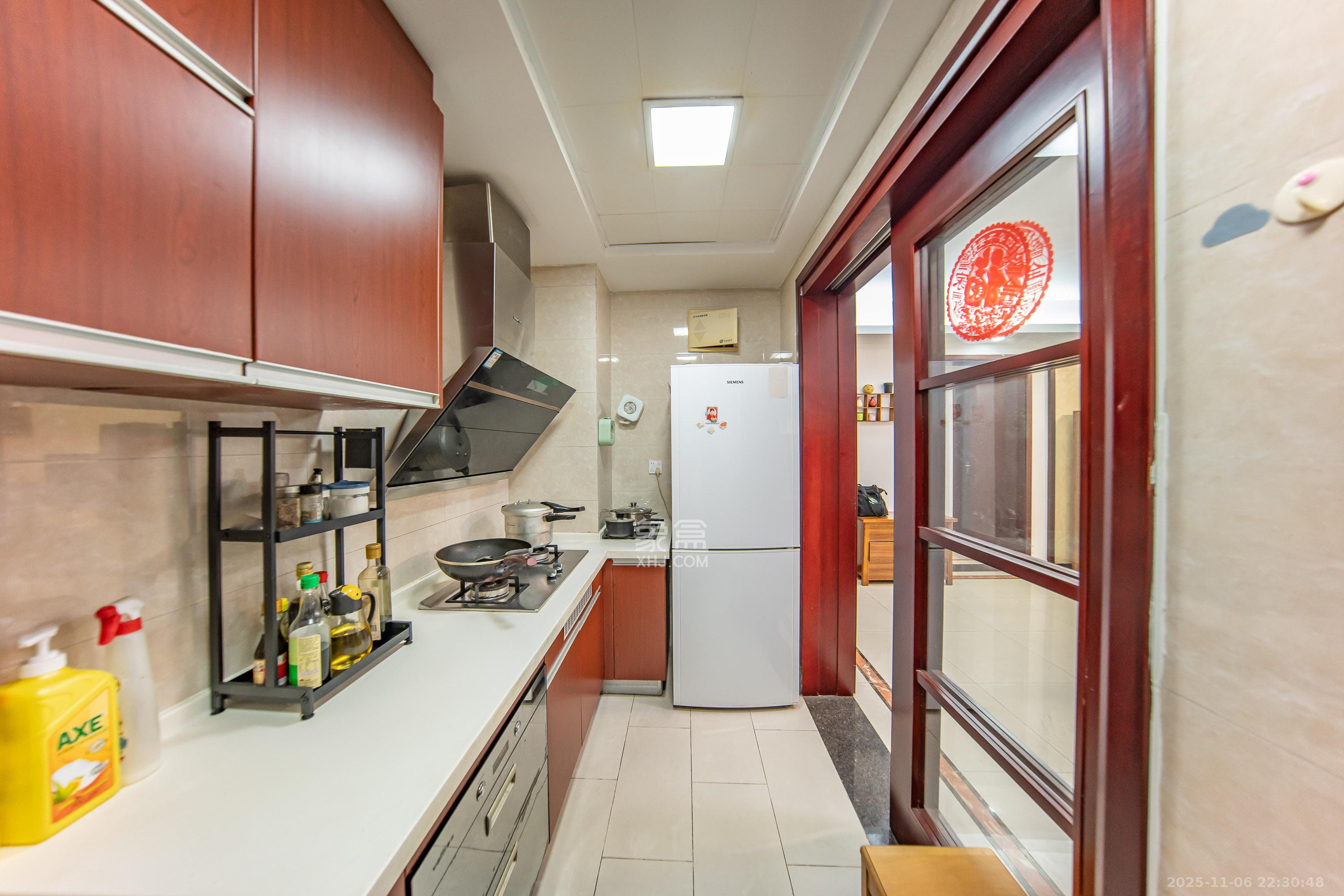 中海国际二期 3室2厅1卫 75.0万 中海国际二期 3室2厅1卫 75.0万厨房