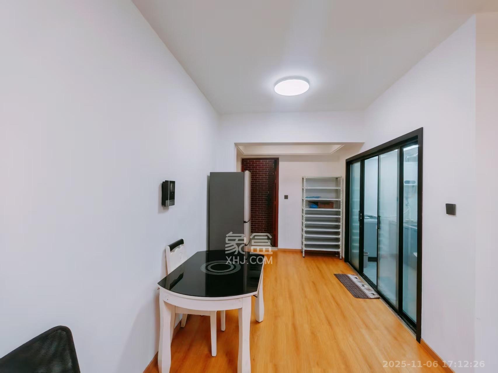 金土地第一湾  3室2厅1卫    2500.0元/月室内图