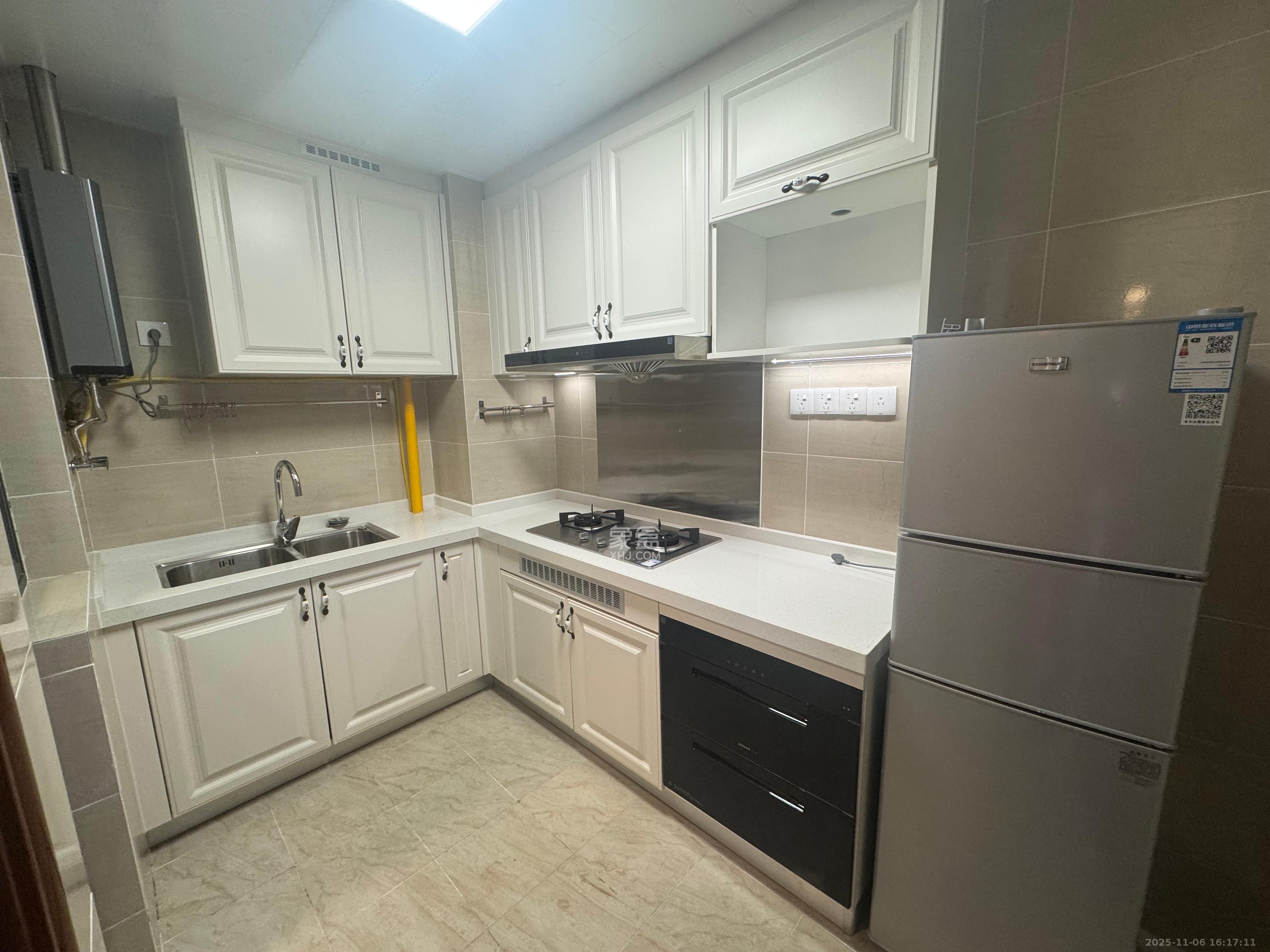 恒大御景半岛 3室2厅1卫 1600.0元/月 恒大御景半岛 3室2厅1卫 1600.0元/月室内图