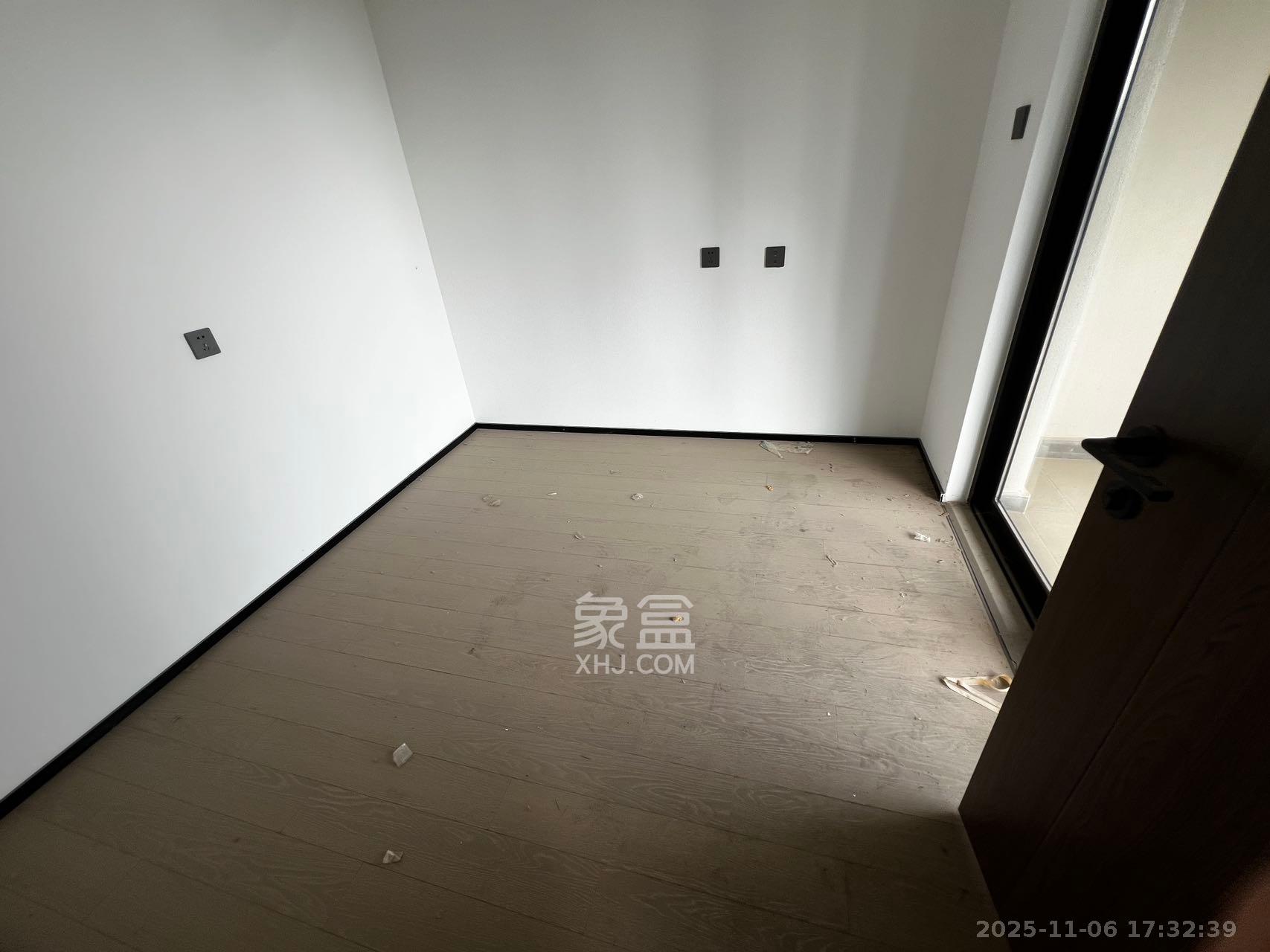 万科天空之境  4室2厅2卫    2000.0元/月室内图