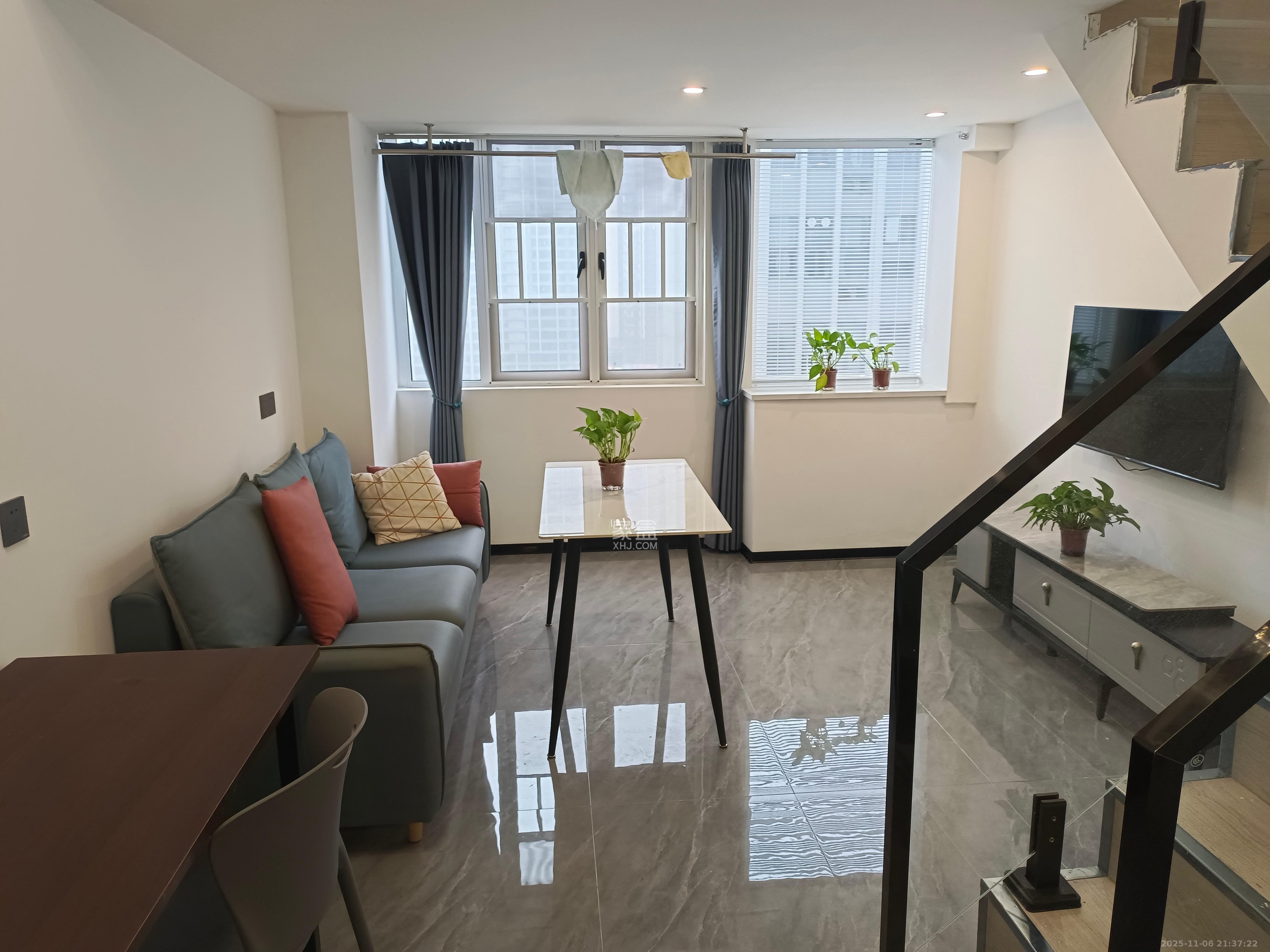 太阳城 2室2厅1卫 1600.0元/月 太阳城 2室2厅1卫 1600.0元/月室内图