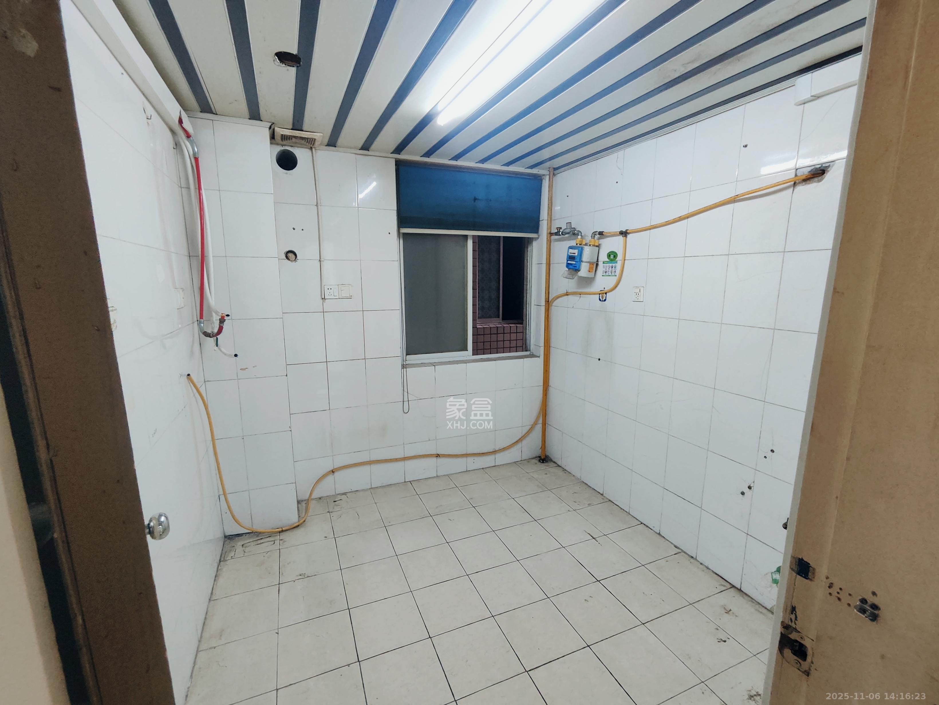 兴威名座  3室2厅2卫    3500.0元/月室内图